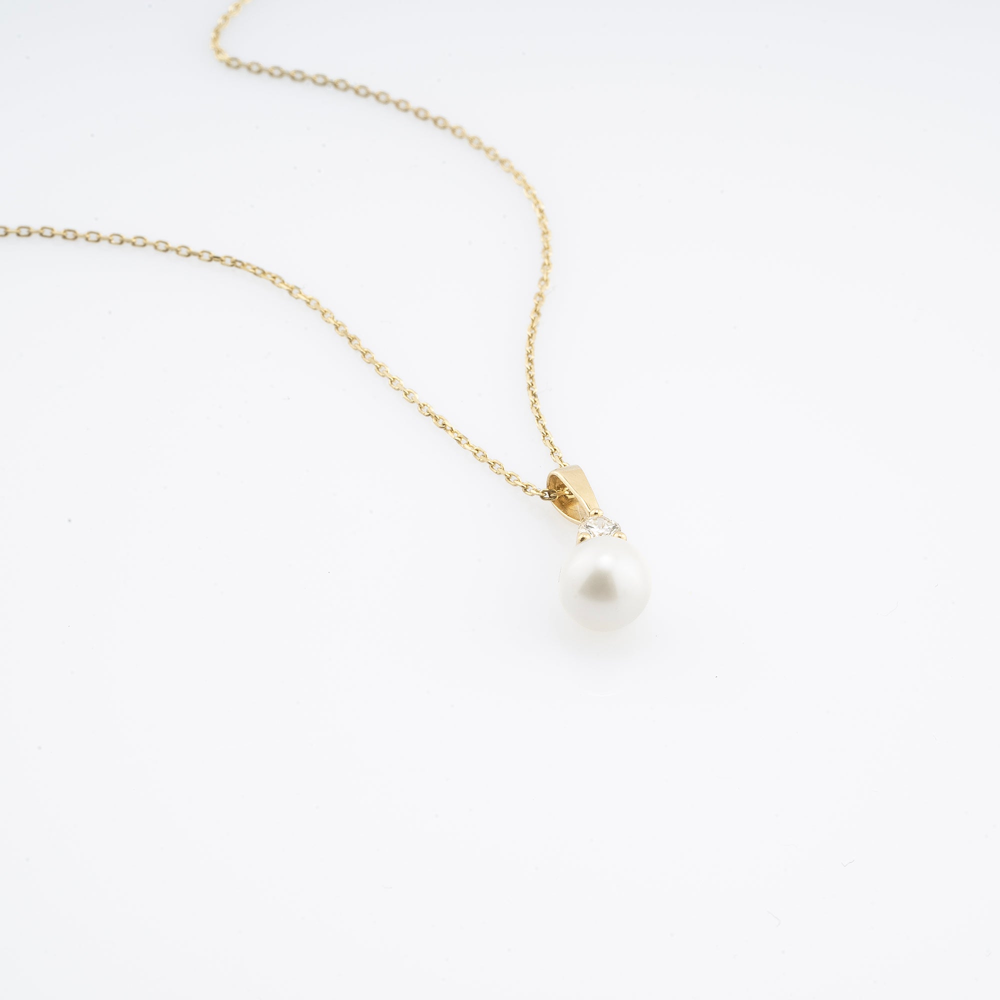 14K Gold Pearl and Diamond Pendant Necklace – Elysian