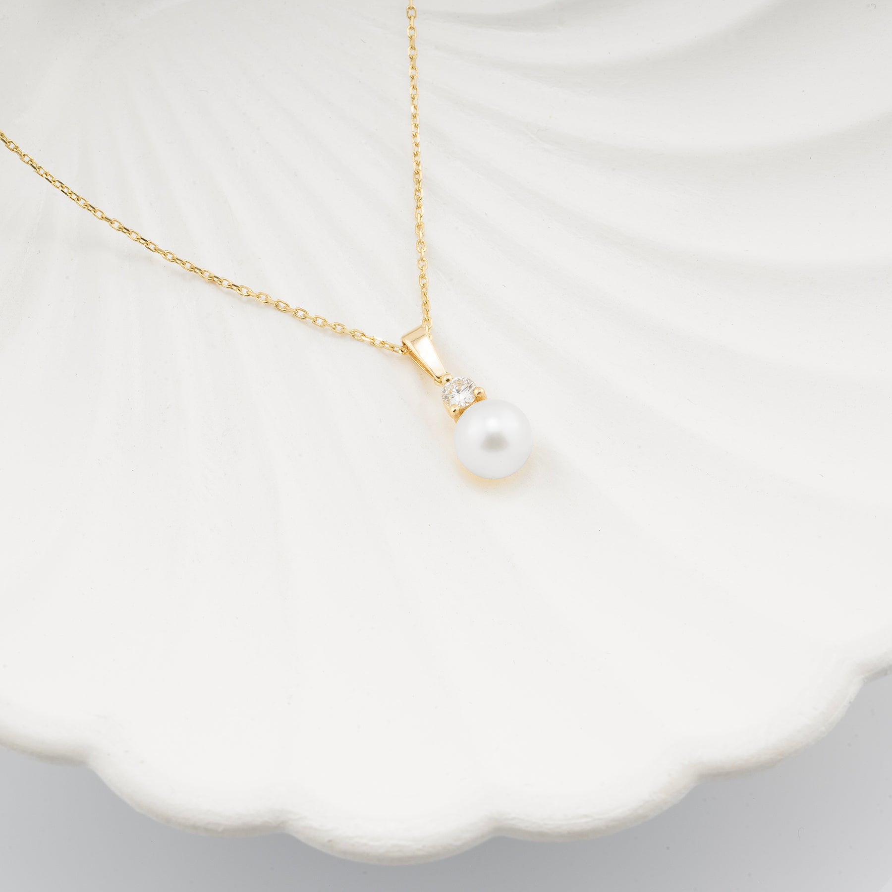 14 Ayar Altın İnci ve Elmas Kolye – Elysian 