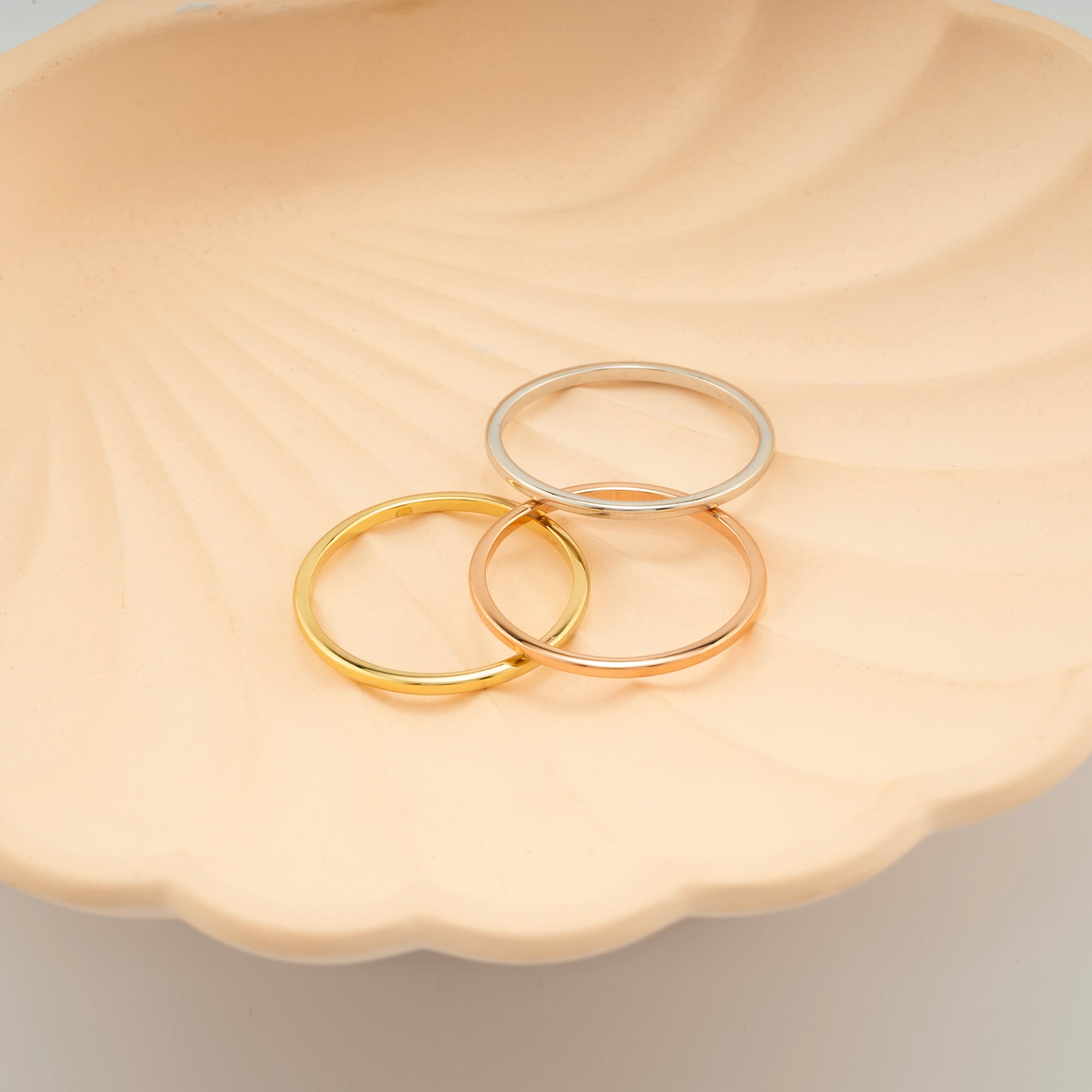 14K Gold Minimalist Wedding Band for Women – Elara