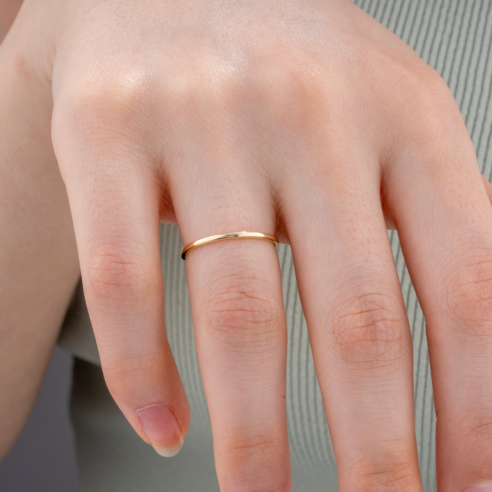14K Gold Minimalist Wedding Band for Women – Elara