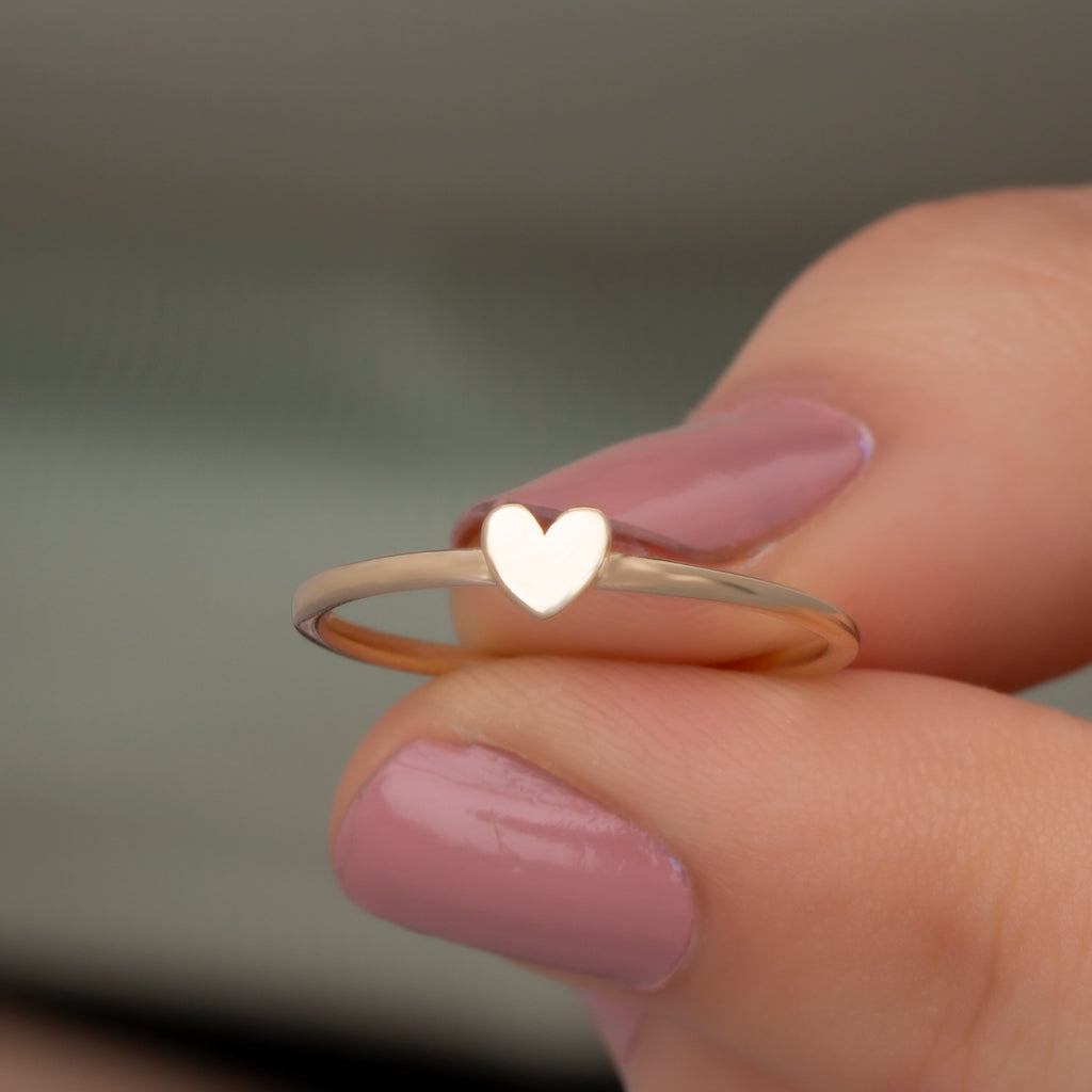 14K Gold Minimalist Heart Stacking Ring – Amelia