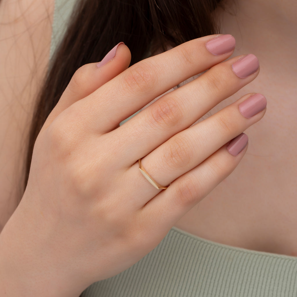 14K Gold Custom Engraved Bar Ring – Marvella