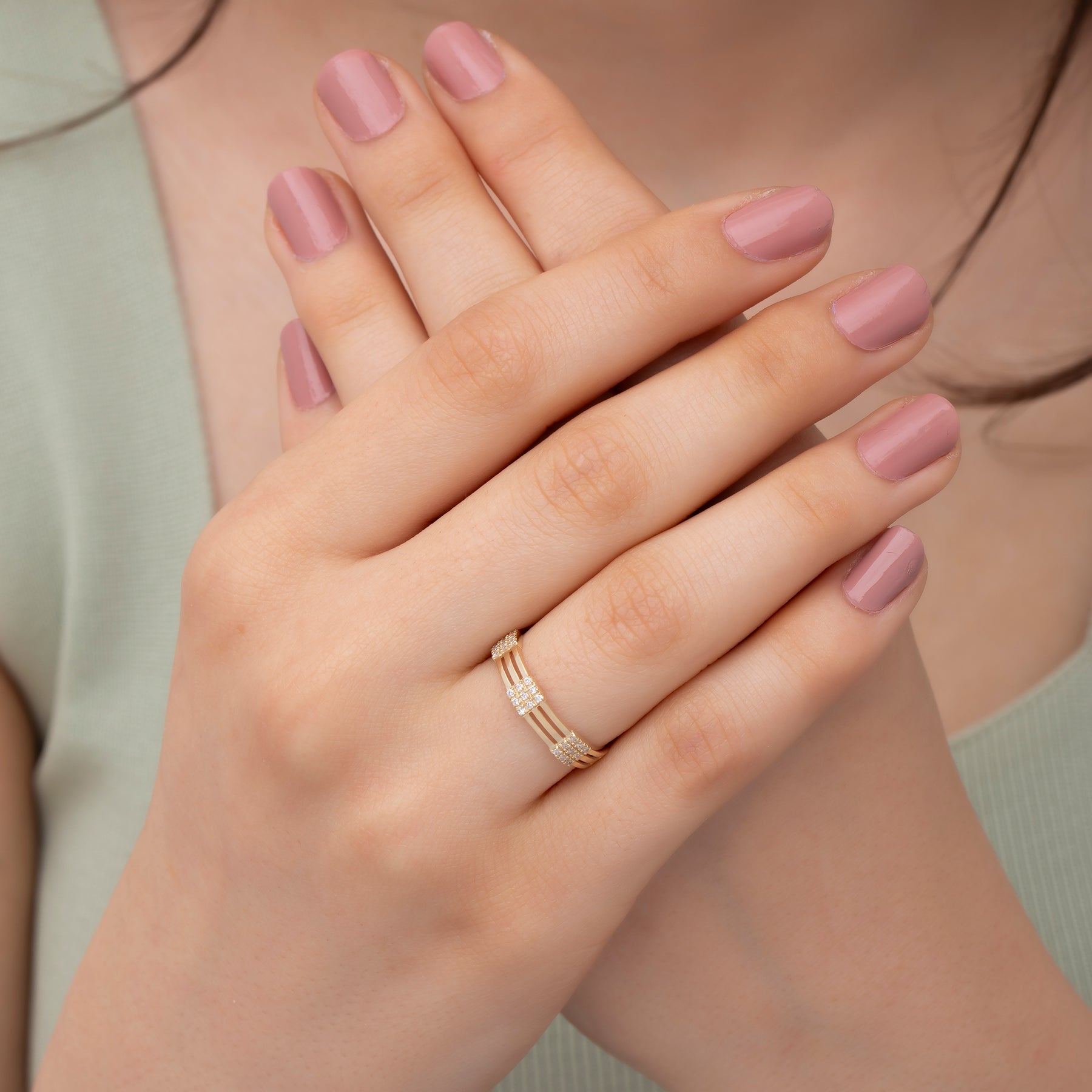 14 Ayar Altın Çok Bantlı Pırlanta Yüzük – Solvera 