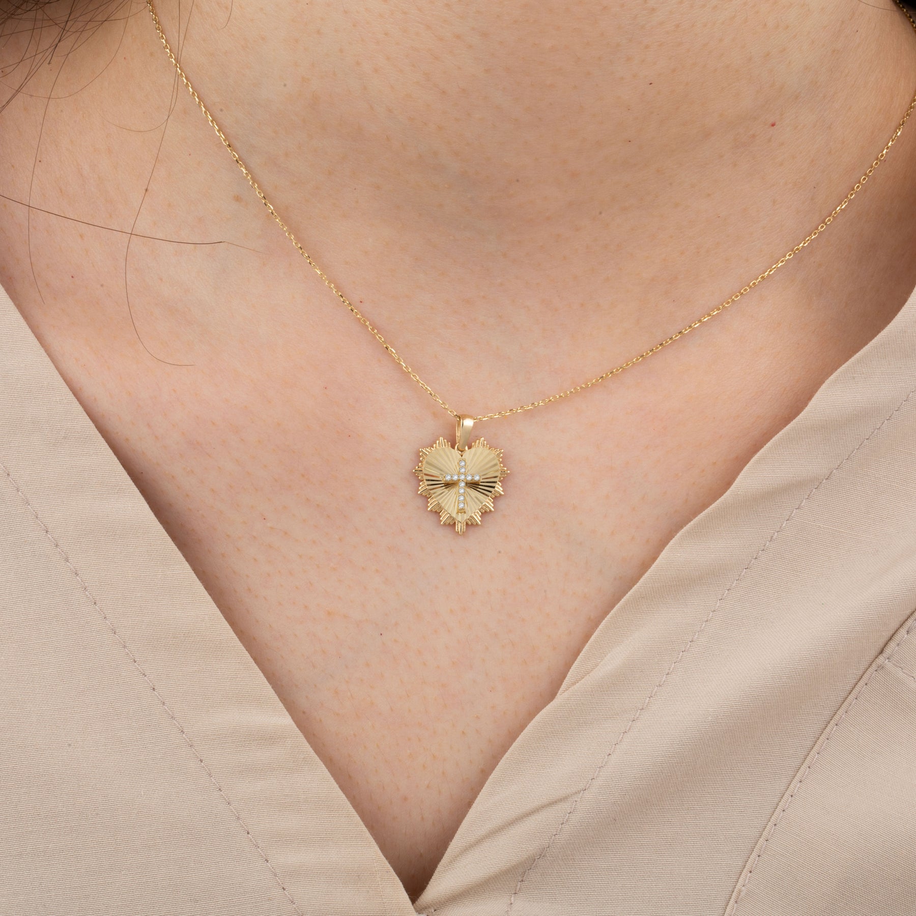 14 Ayar Altın Pırlanta Kalp Haç Kolye – Herald 