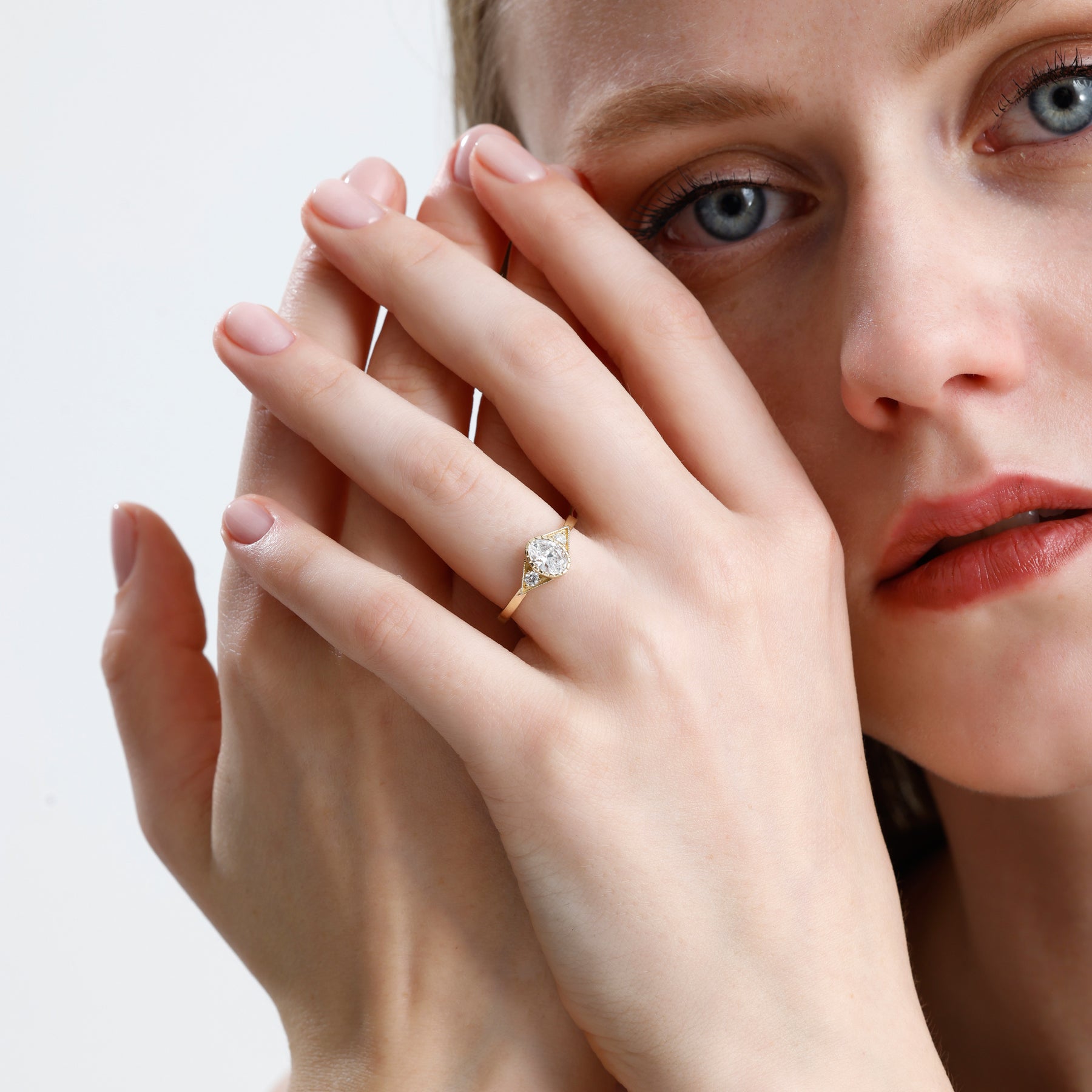 Oval Cut Lab Grown Diamond Engagement Ring – Nerai