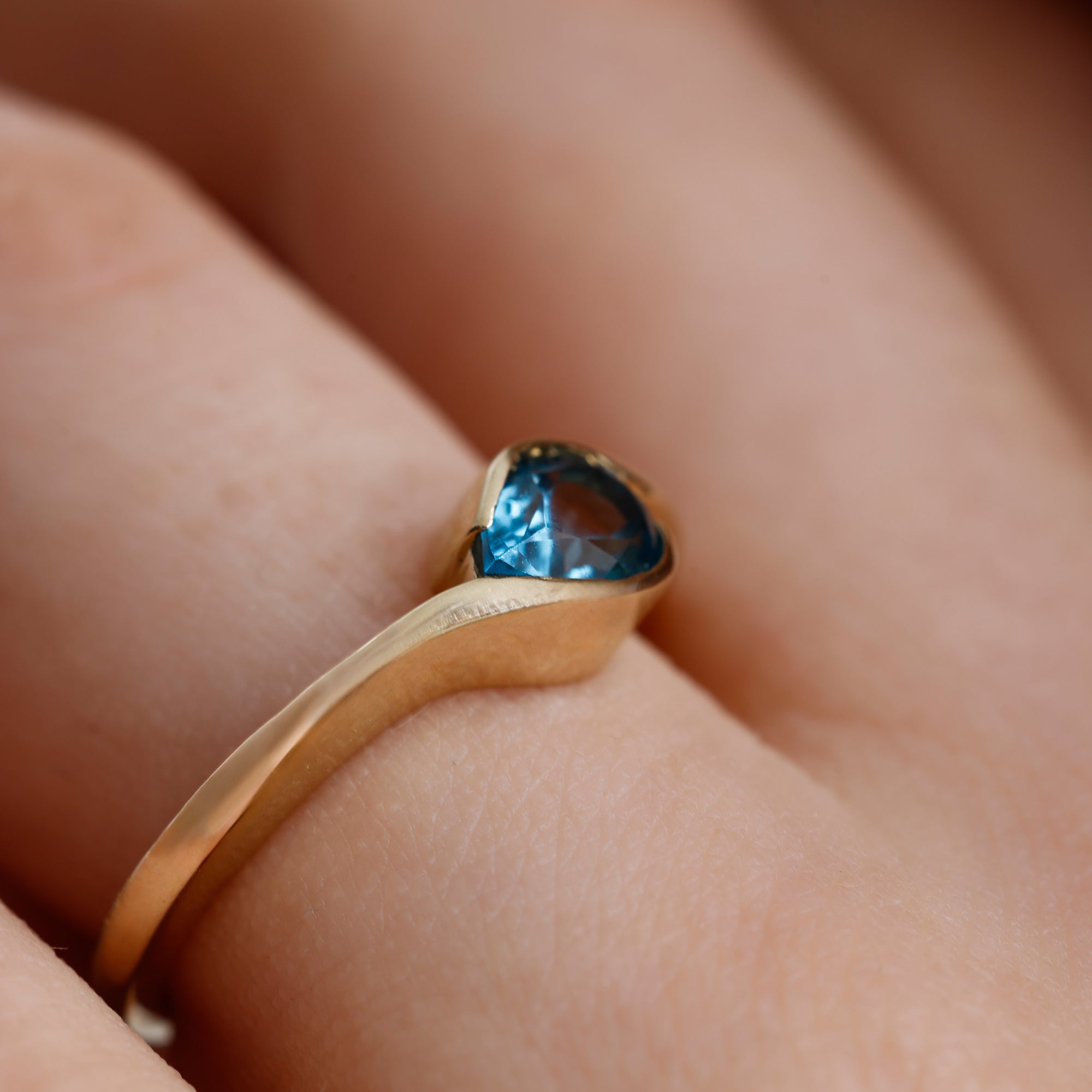 14K Solid Gold Pear Cut Blue Topaz Modern Bezel Ring – Thalune