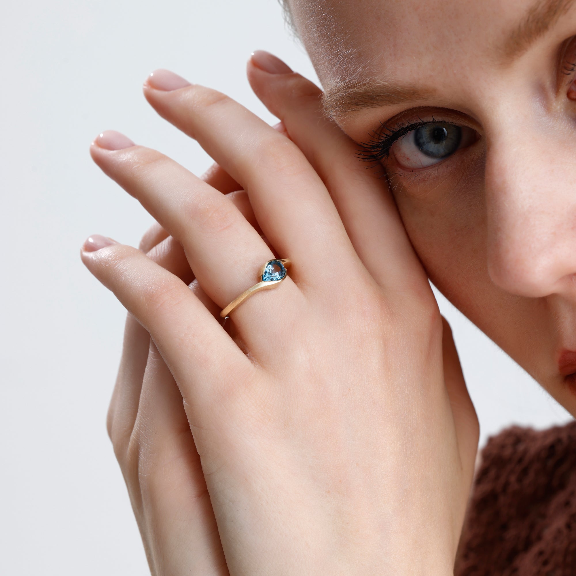 14K Solid Gold Pear Cut Blue Topaz Modern Bezel Ring – Thalune