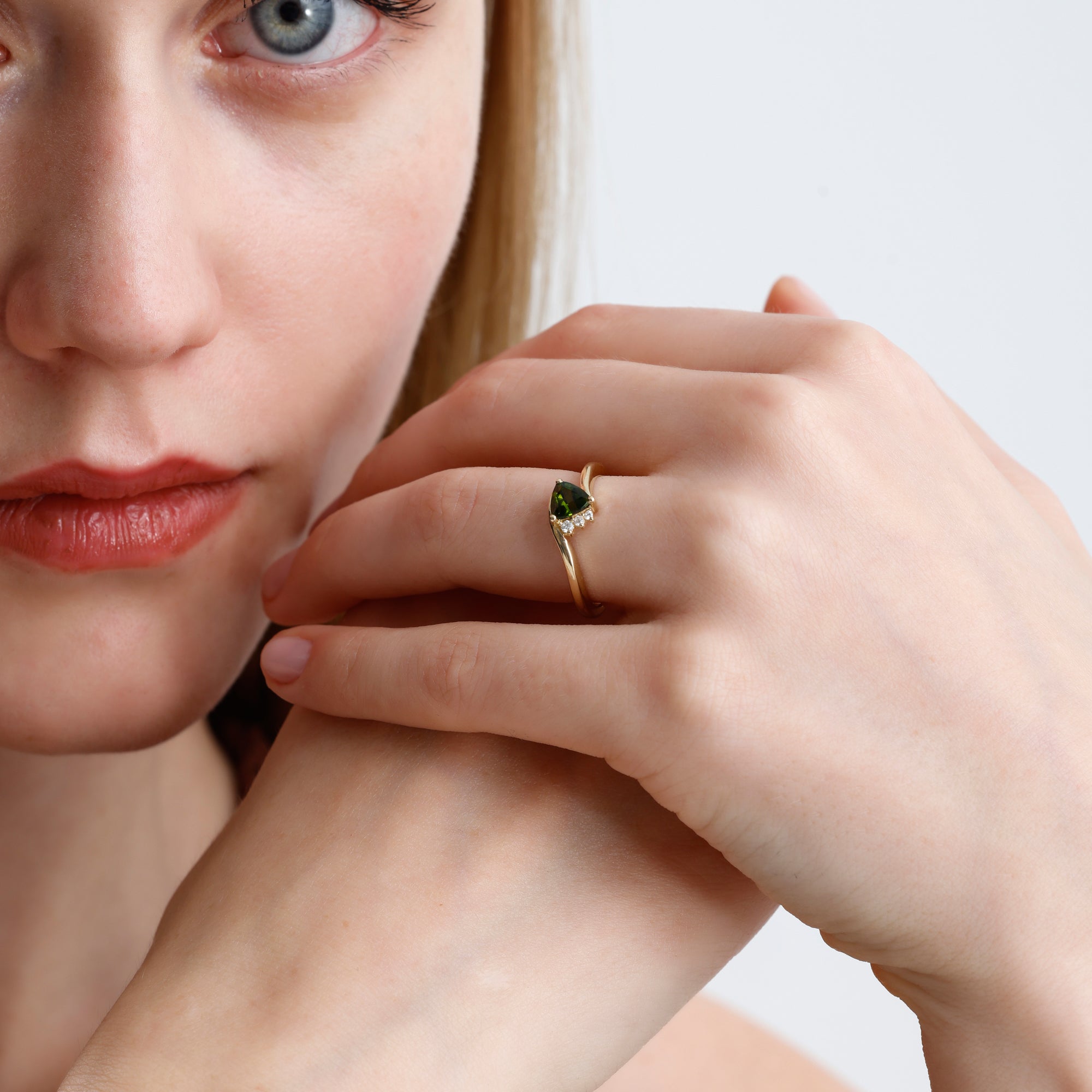 14K Solid Gold Trillion Cut Peridot & Natural Diamond Engagement Ring – Sorev