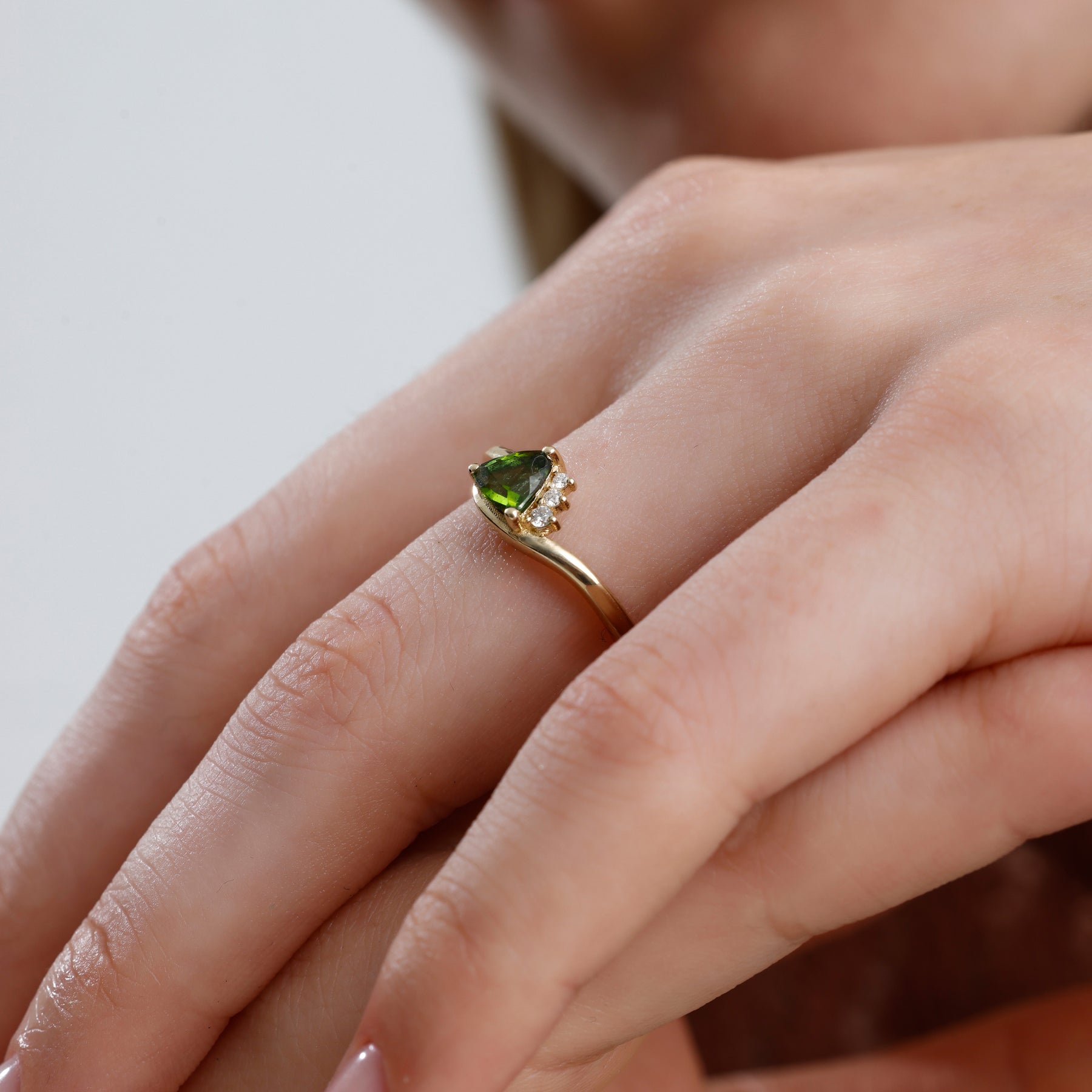 14K Solid Gold Trillion Cut Peridot & Natural Diamond Engagement Ring – Sorev