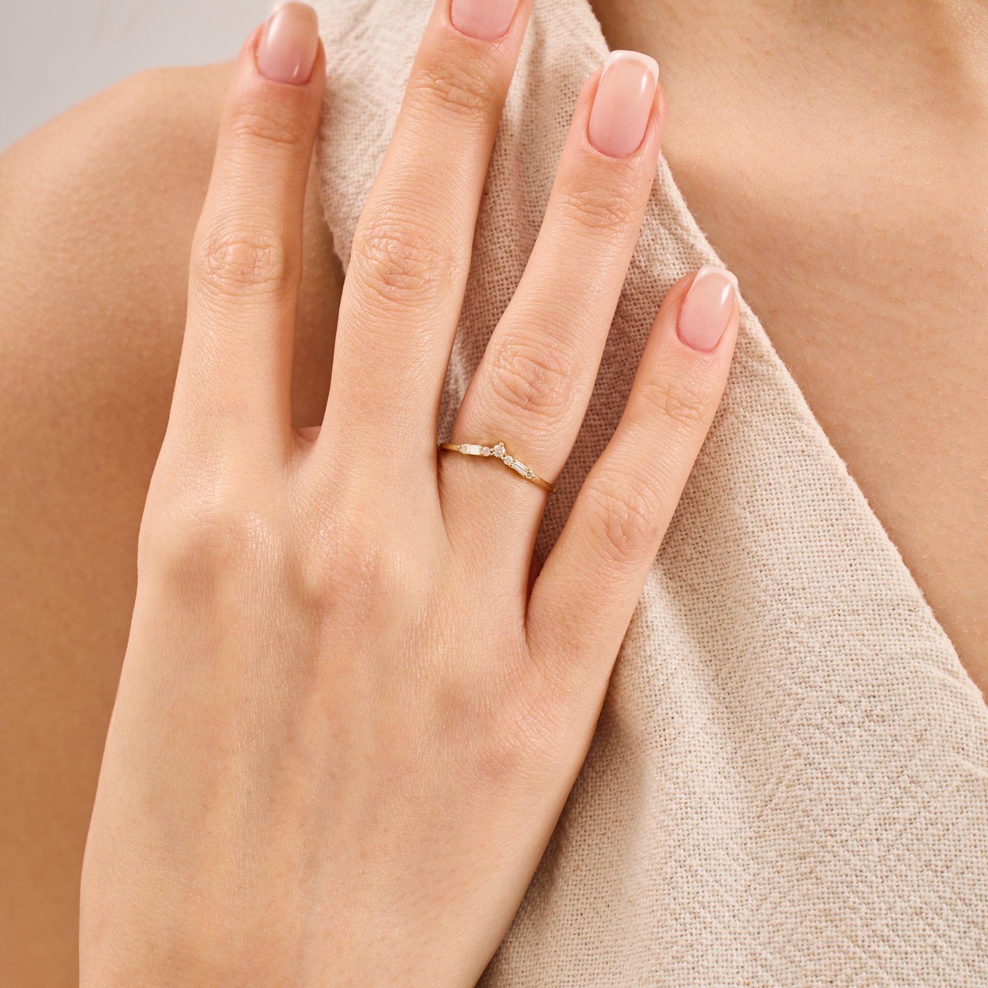 14K Gold Chevron Baguette & Round Diamond Ring – Arel