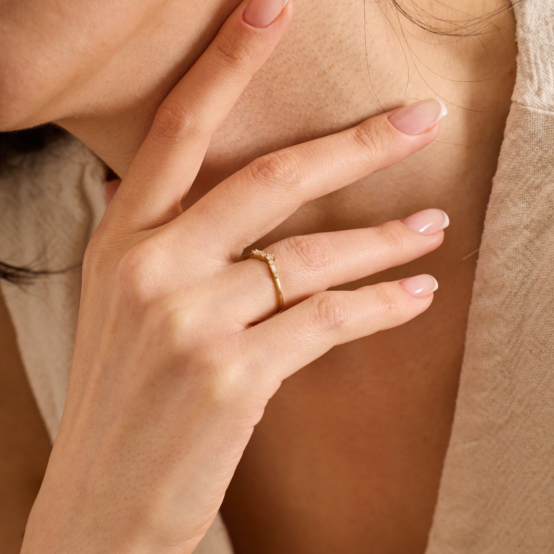 14K Gold Chevron Baguette & Round Diamond Ring – Arel