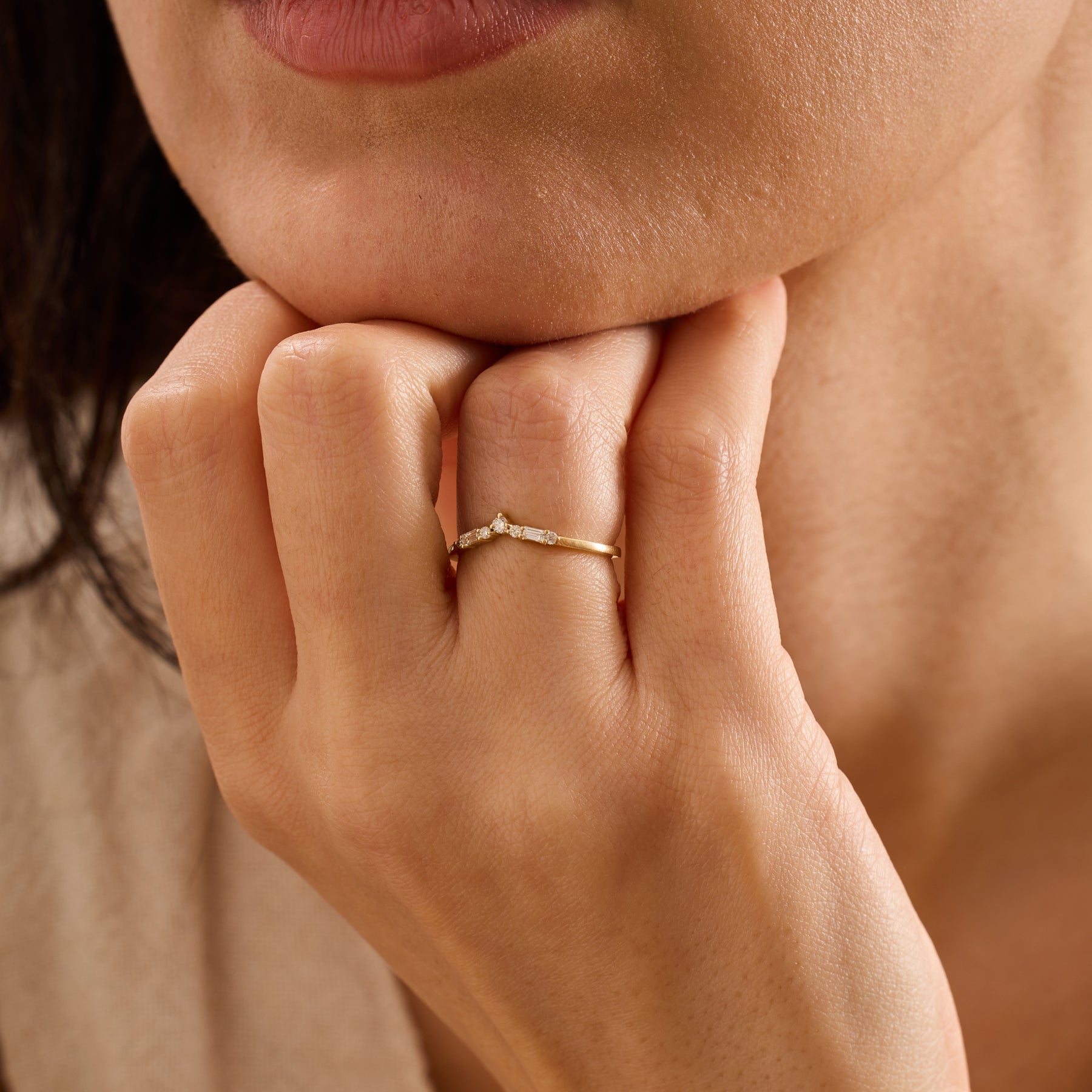 14K Gold Chevron Baguette & Round Diamond Ring – Arel