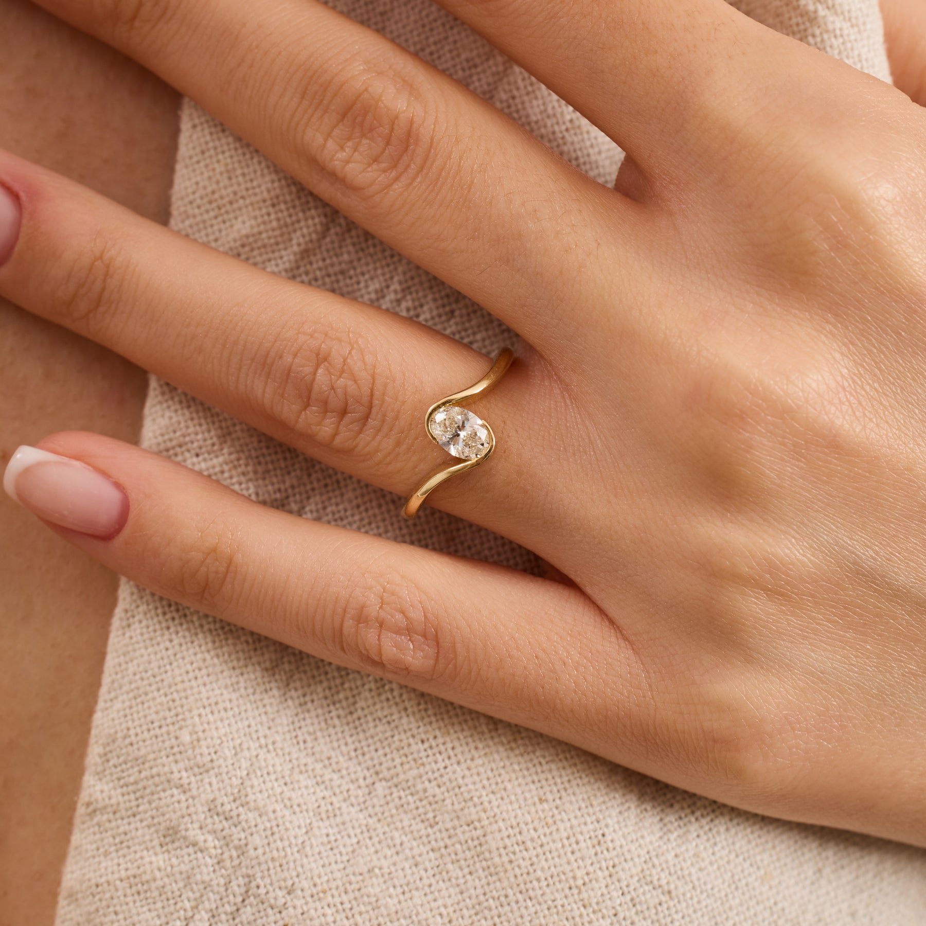 Oval Lab Grown Diamond Engagement Ring – Kairn