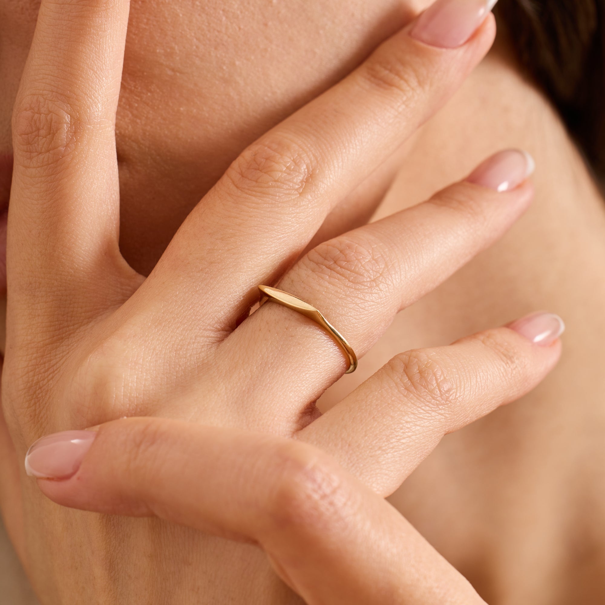 14K Gold Custom Engraved Bar Ring – Marvella