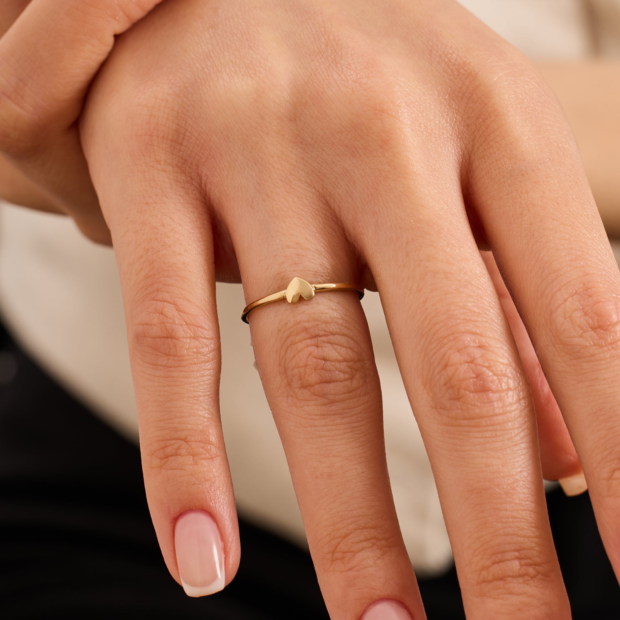 14K Gold Minimalist Heart Stacking Ring – Amelia