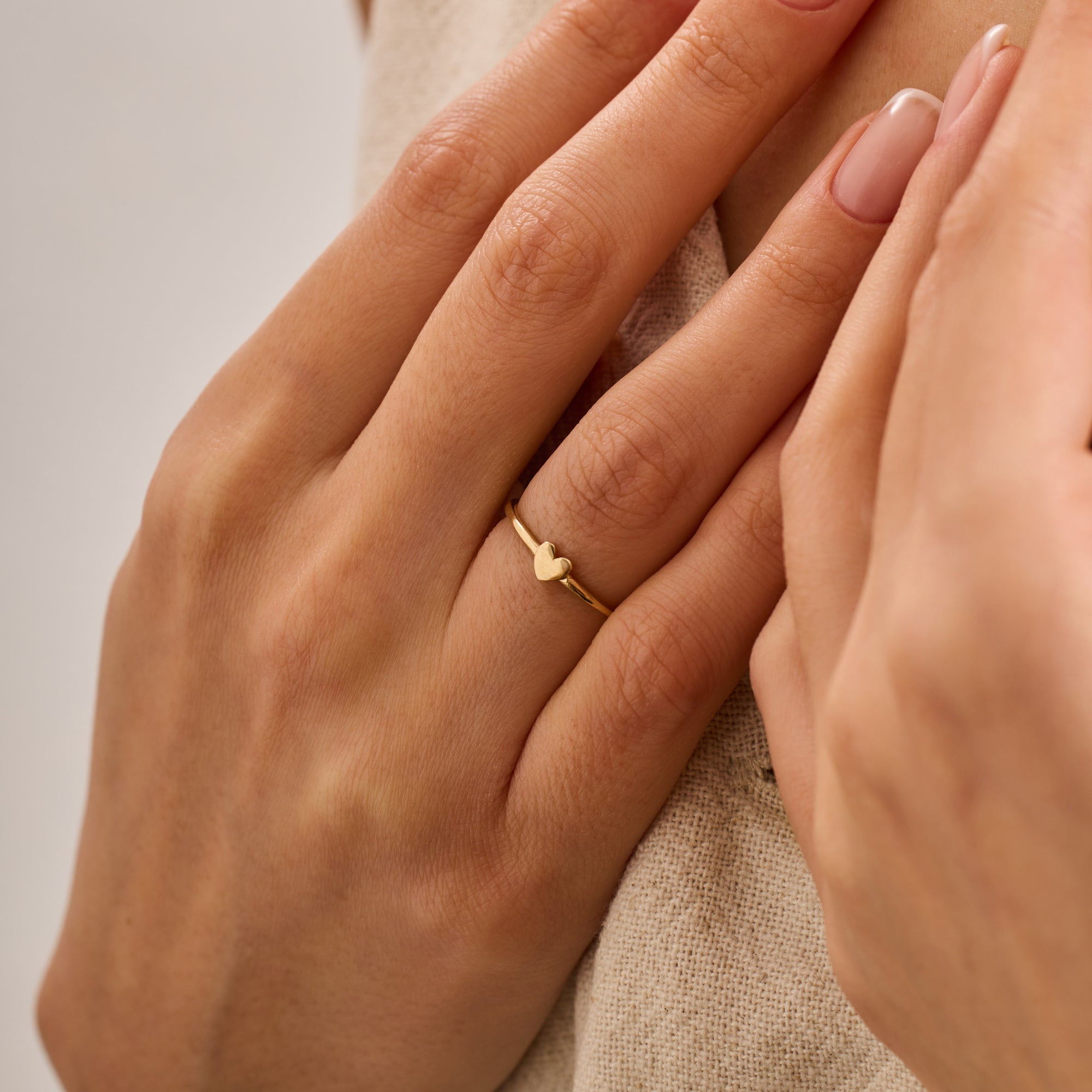 14K Gold Minimalist Heart Stacking Ring – Amelia