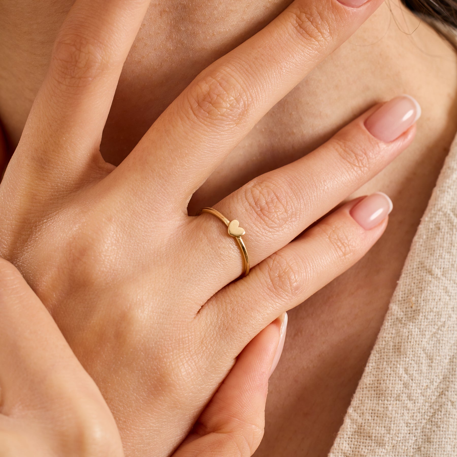 14 Ayar Altın Kalp Yüzük | Kadınlar İçin Minimalist Zarif Altın Bant | Sade Altın Kalp Yüzük | Kadınlar İçin Şık Günlük Altın Takı Hediyesi