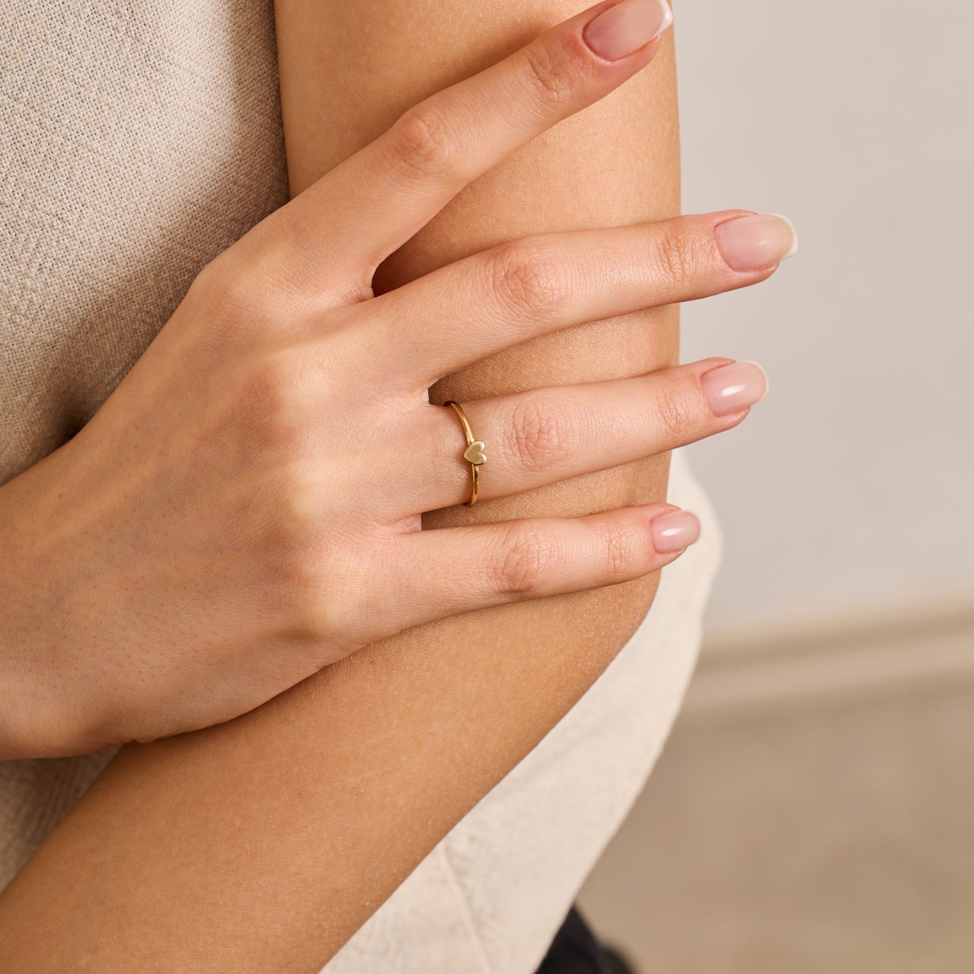 14 Ayar Altın Kalp Yüzük | Kadınlar İçin Minimalist Zarif Altın Bant | Sade Altın Kalp Yüzük | Kadınlar İçin Şık Günlük Altın Takı Hediyesi