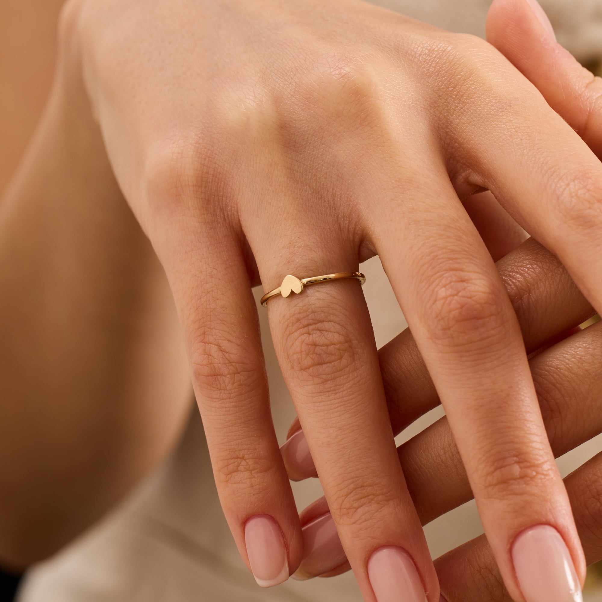 14 Ayar Altın Kalp Yüzük | Kadınlar İçin Minimalist Zarif Altın Bant | Sade Altın Kalp Yüzük | Kadınlar İçin Şık Günlük Altın Takı Hediyesi