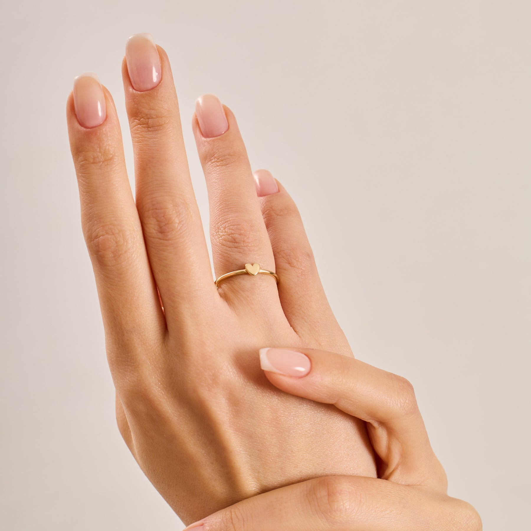 14 Ayar Altın Kalp Yüzük | Kadınlar İçin Minimalist Zarif Altın Bant | Sade Altın Kalp Yüzük | Kadınlar İçin Şık Günlük Altın Takı Hediyesi