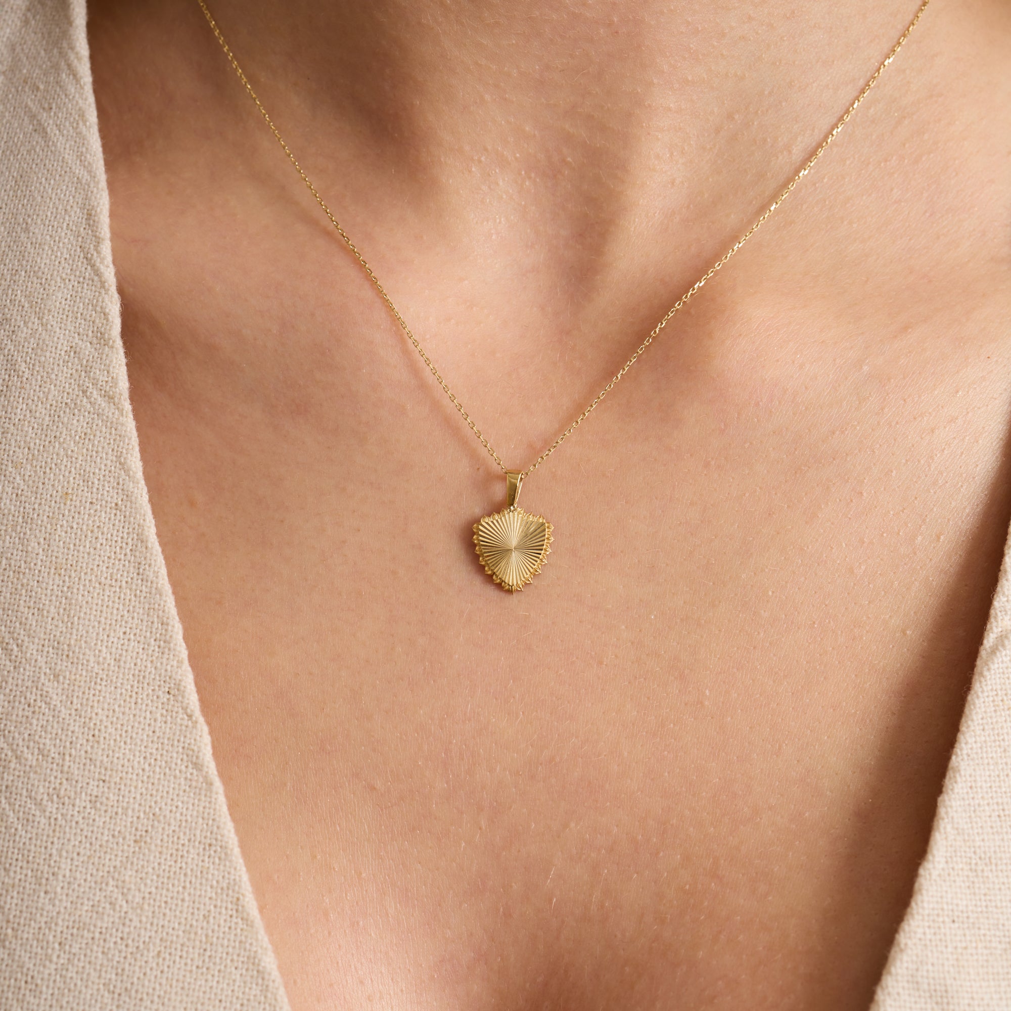 14K Gold Fluted Shield Necklace – Maris