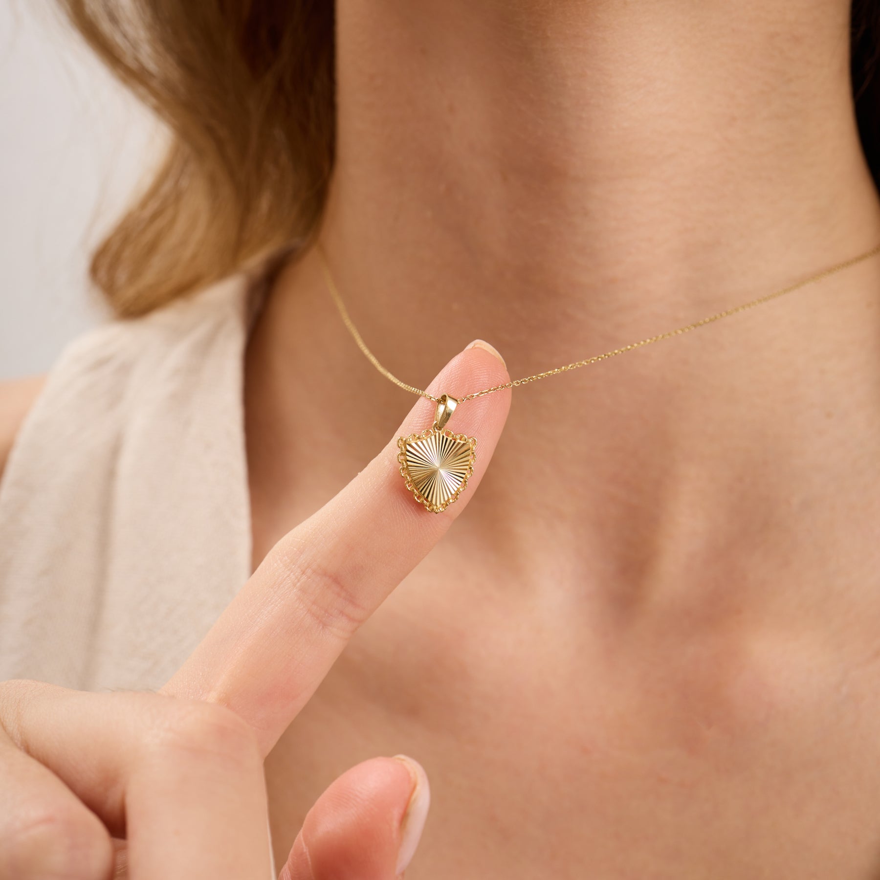 14K Gold Fluted Shield Necklace – Linka