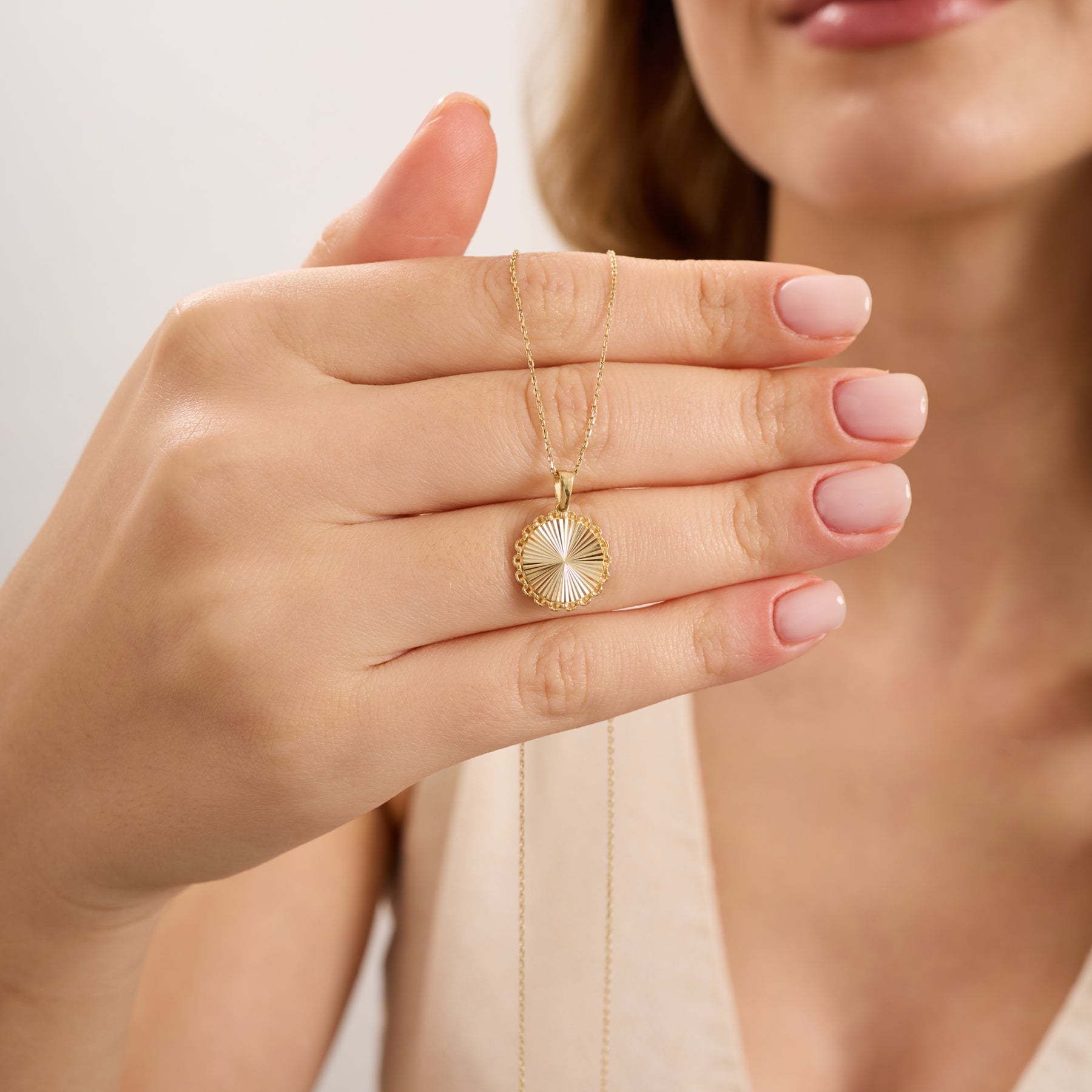 14K Gold Fluted Round Necklace – Linka