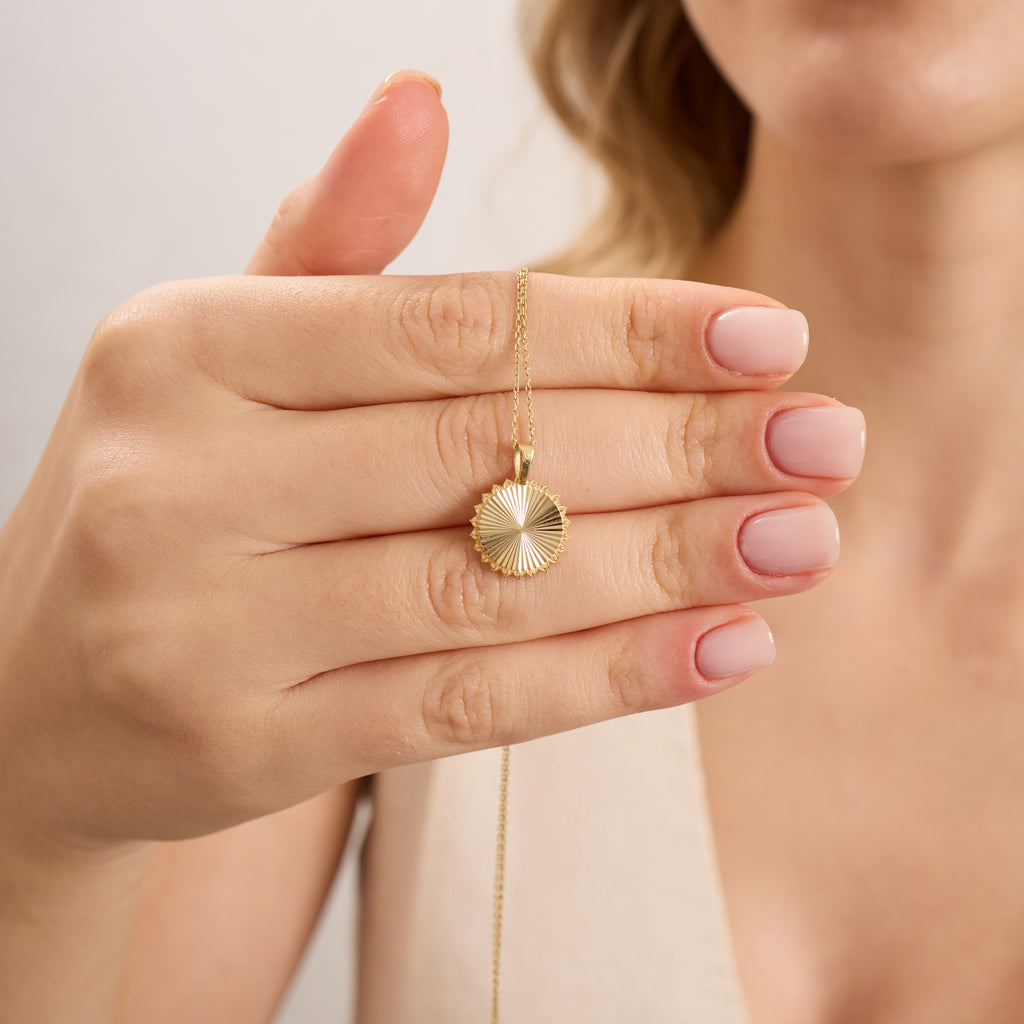 14K Gold Fluted Round Necklace – Maris