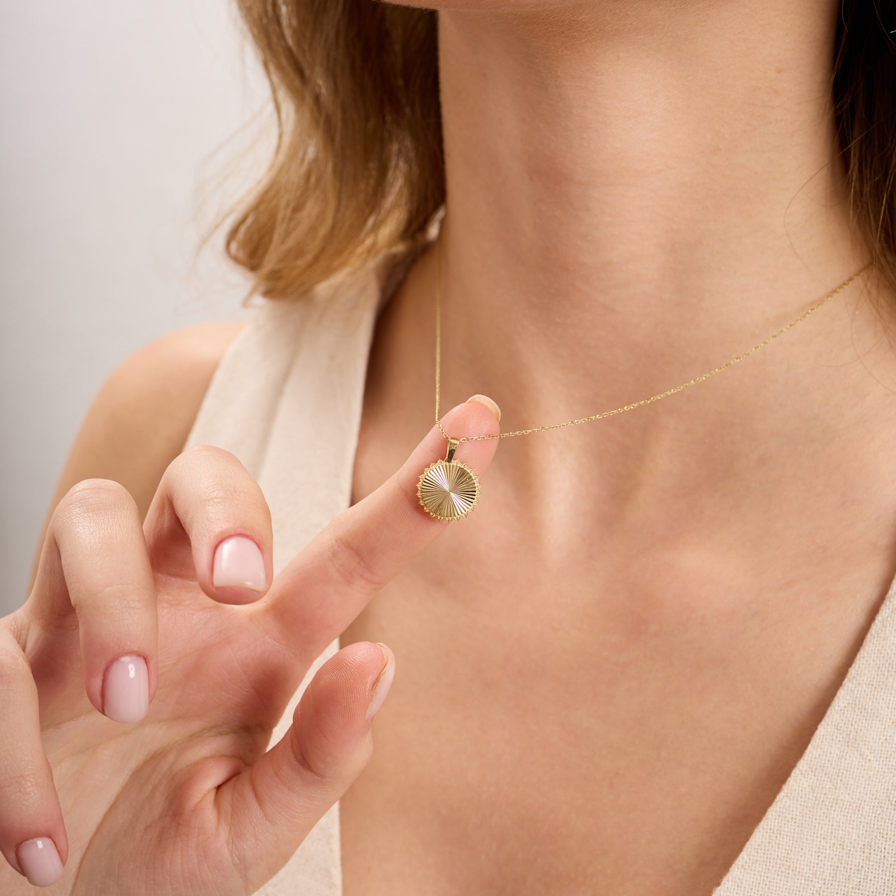 14K Gold Fluted Round Necklace – Maris