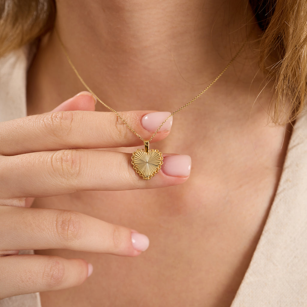 14K Gold Fluted Heart Necklace – Linka
