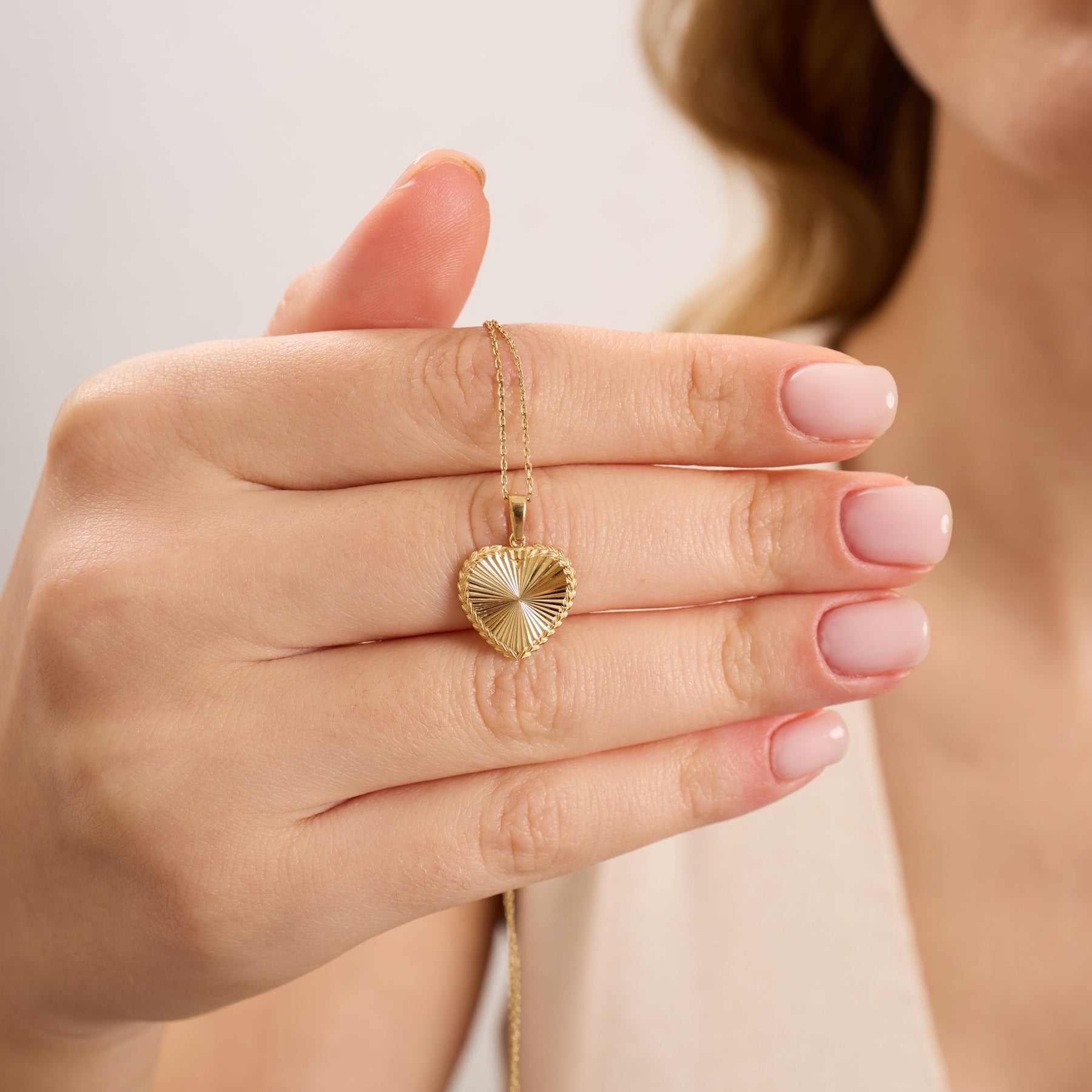 14K Gold Fluted Heart Necklace – Olea