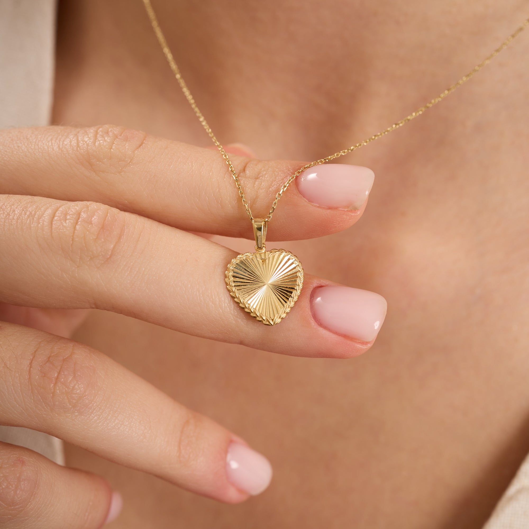 14K Gold Fluted Heart Necklace – Olea