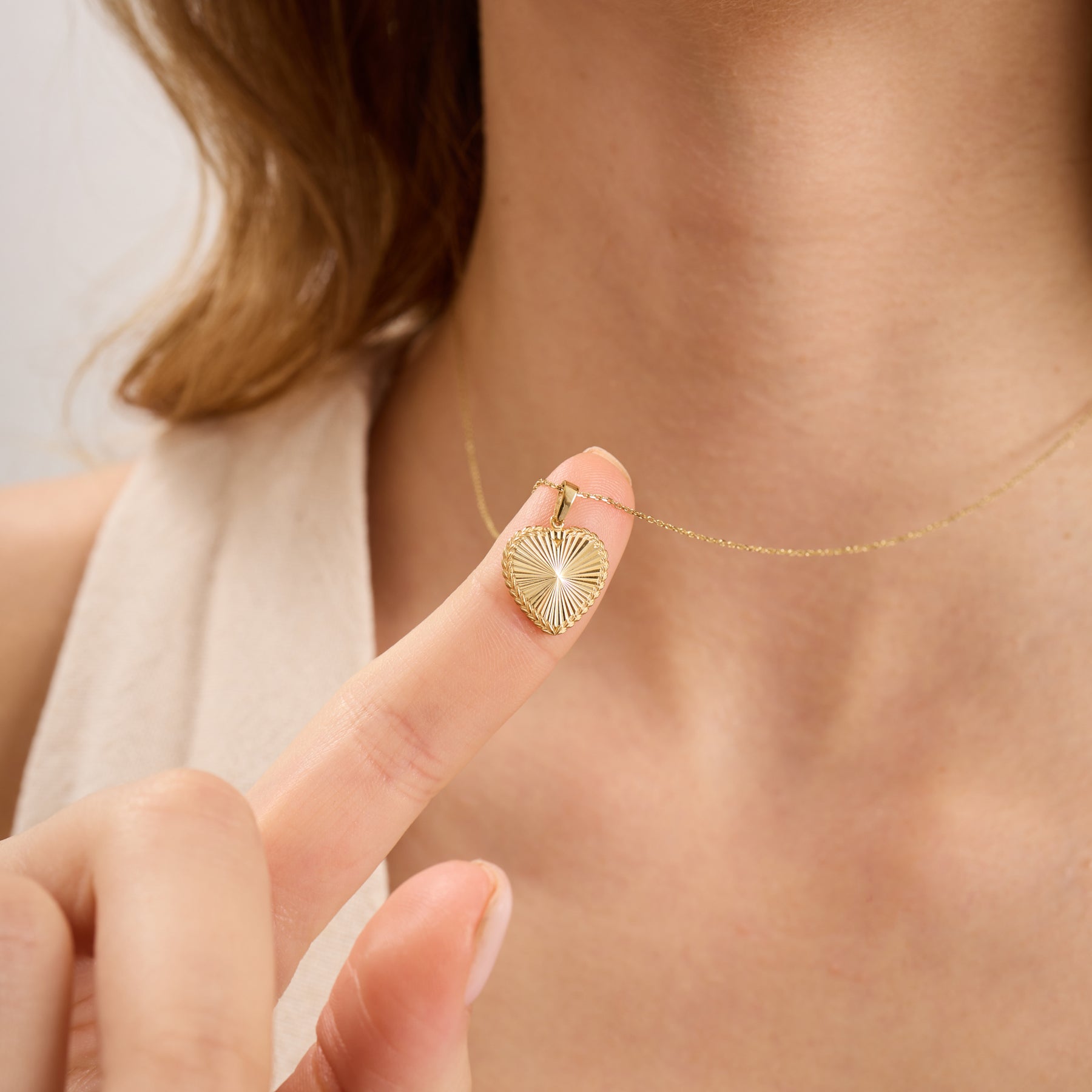 14K Gold Fluted Heart Necklace – Olea