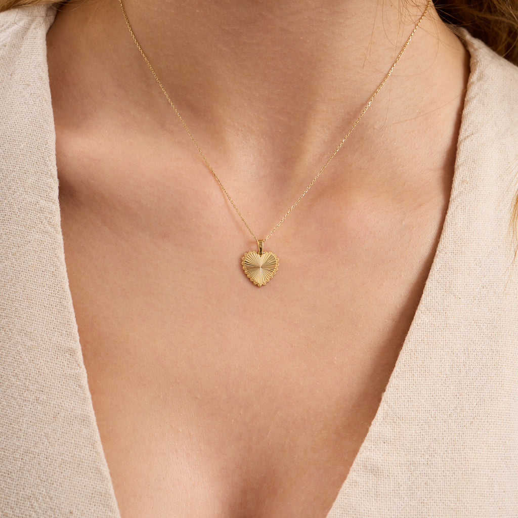 14K Gold Fluted Heart Necklace – Maris