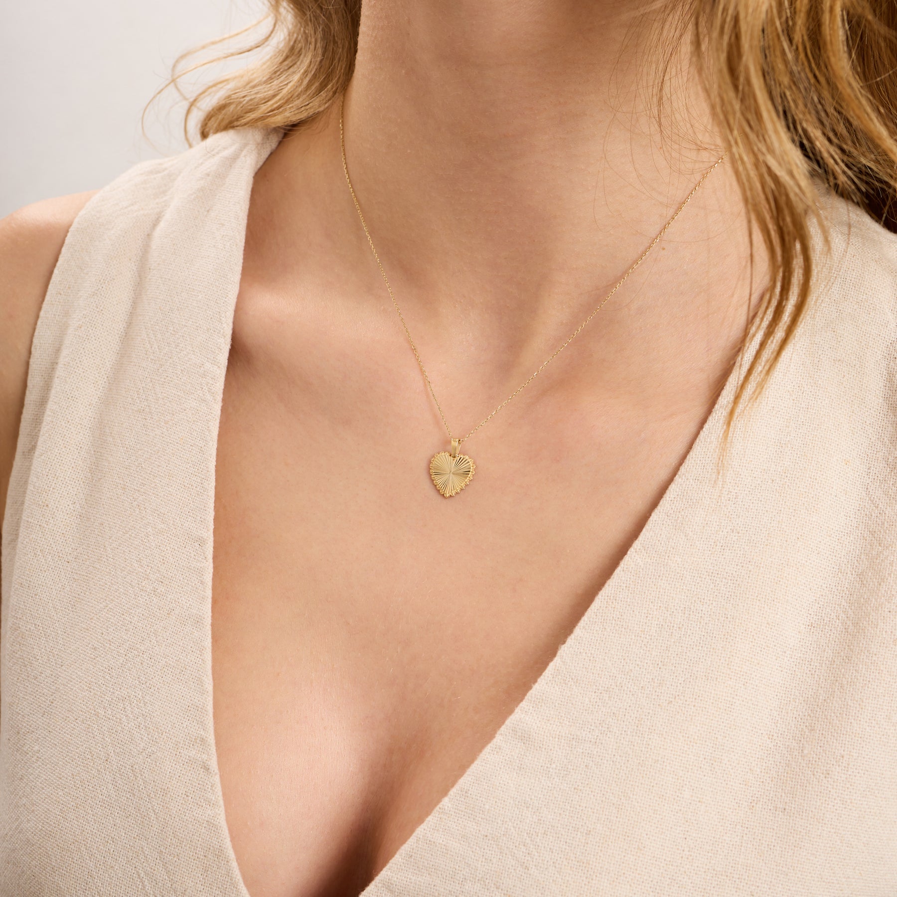 14K Gold Fluted Heart Necklace – Maris