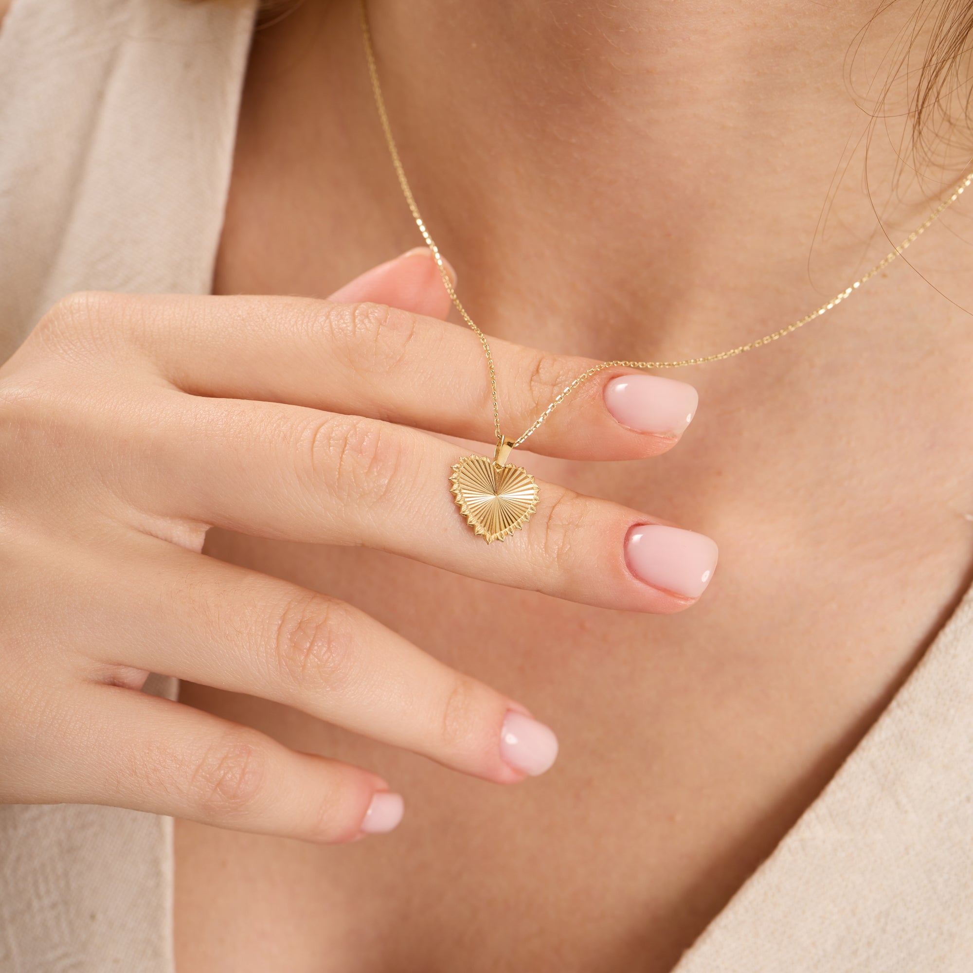 14K Gold Fluted Heart Necklace – Maris