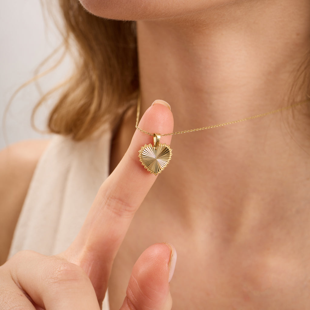 14K Gold Fluted Heart Necklace – Maris