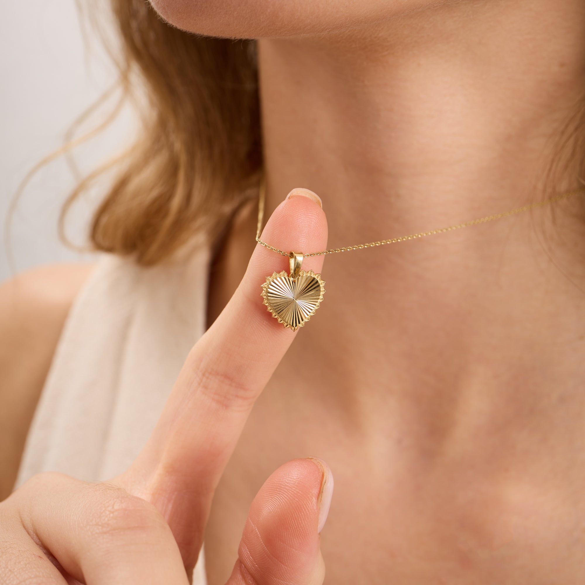 14K Gold Fluted Heart Necklace – Maris