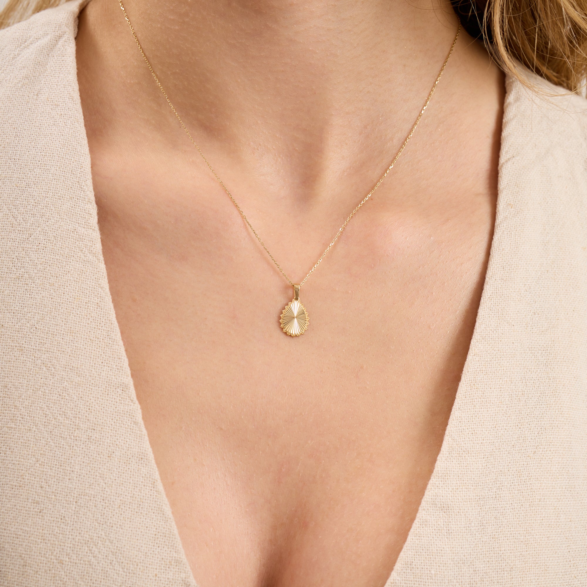 14K Gold Fluted Teardrop Necklace – Maris