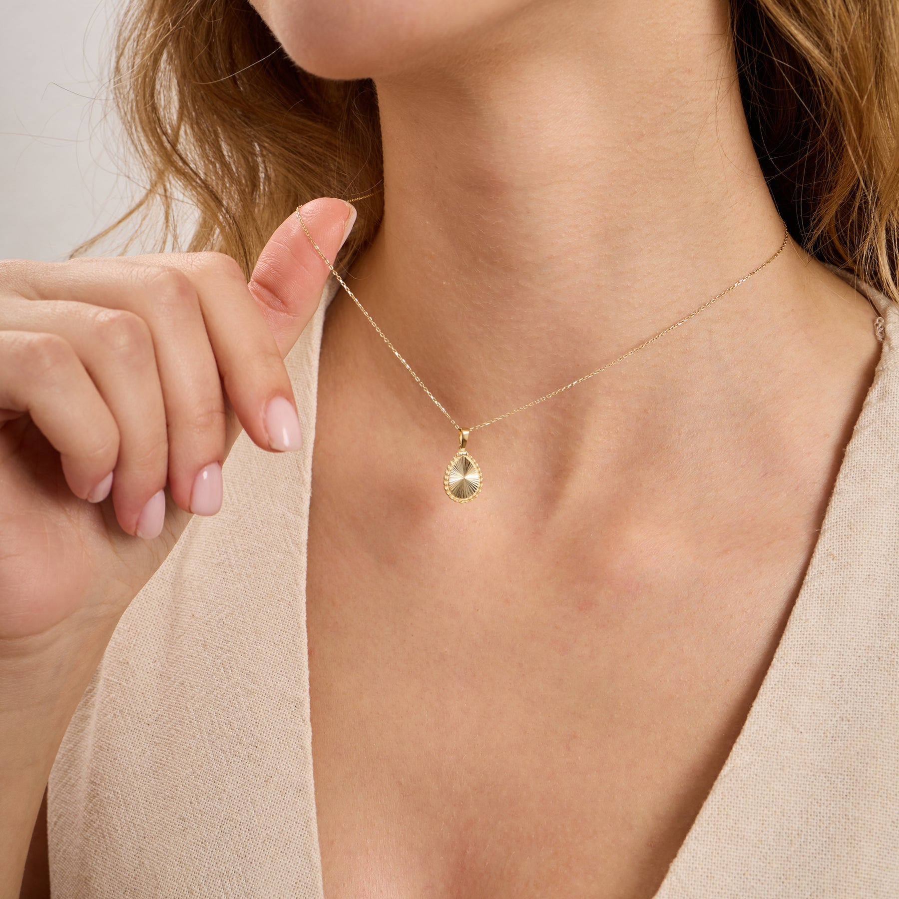 14K Gold Fluted Teardrop Necklace – Olea