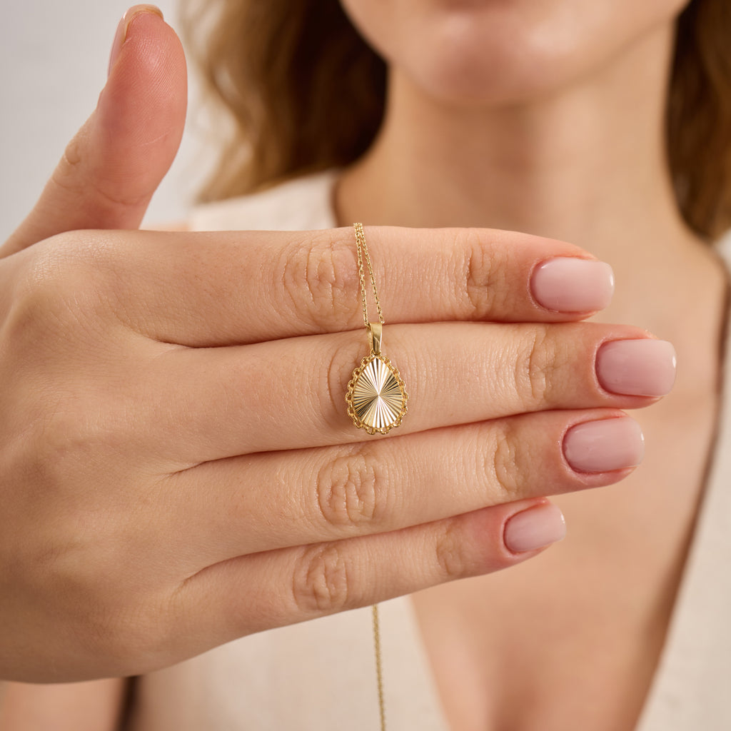 14K Gold Fluted Teardrop Necklace – Linka