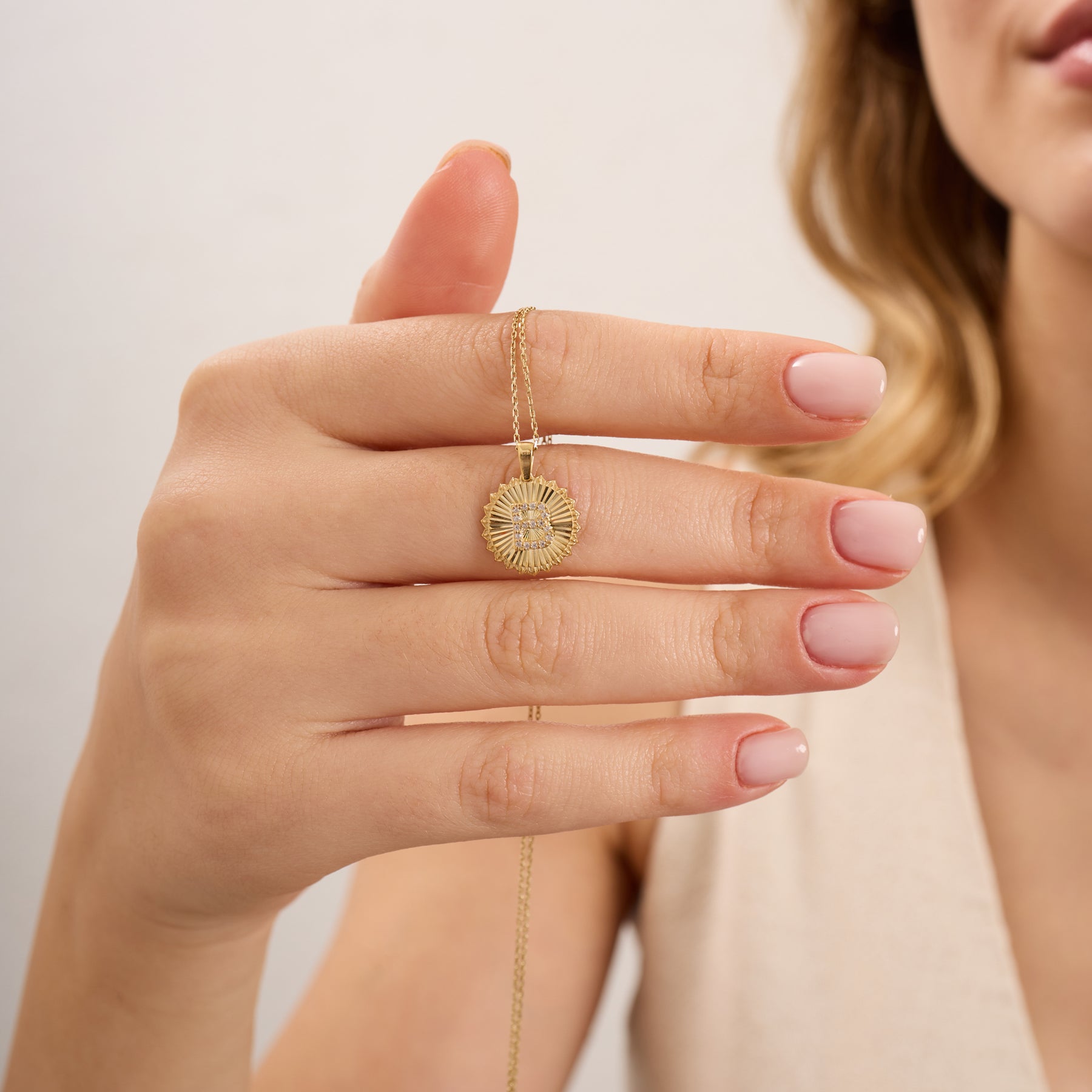 14K Gold Fluted Round Diamond Initial Necklace – Maris