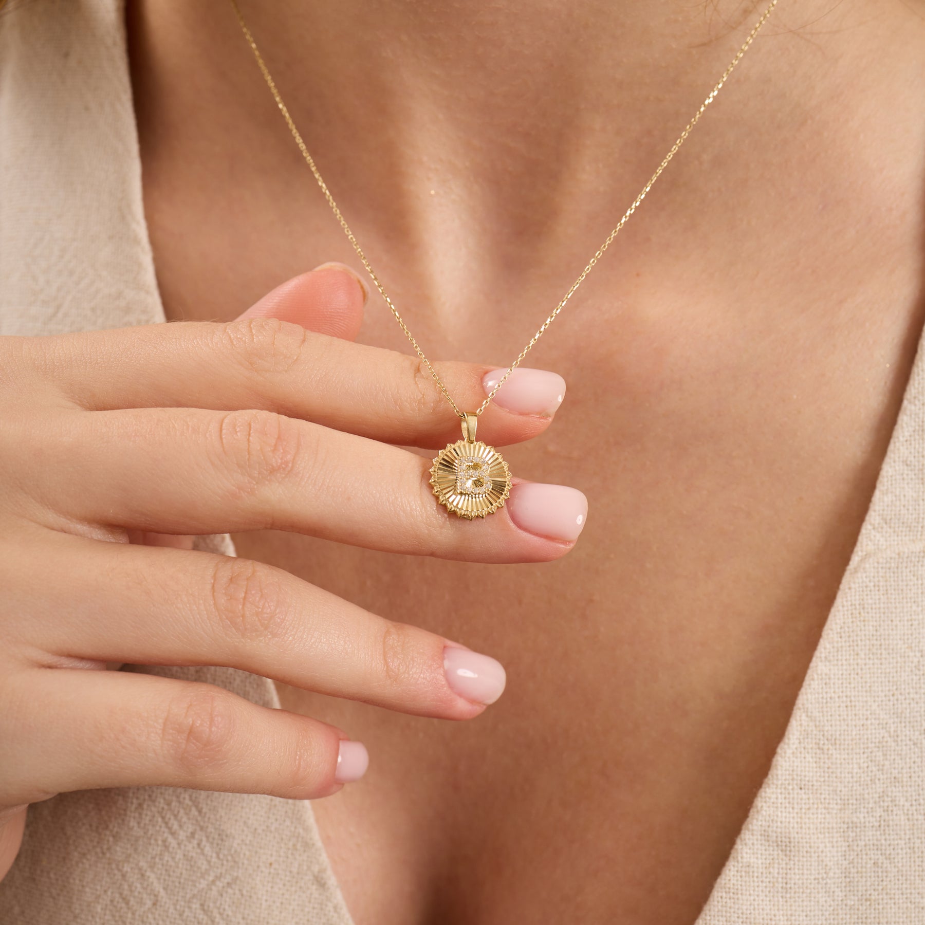 14K Gold Fluted Round Diamond Initial Necklace – Maris