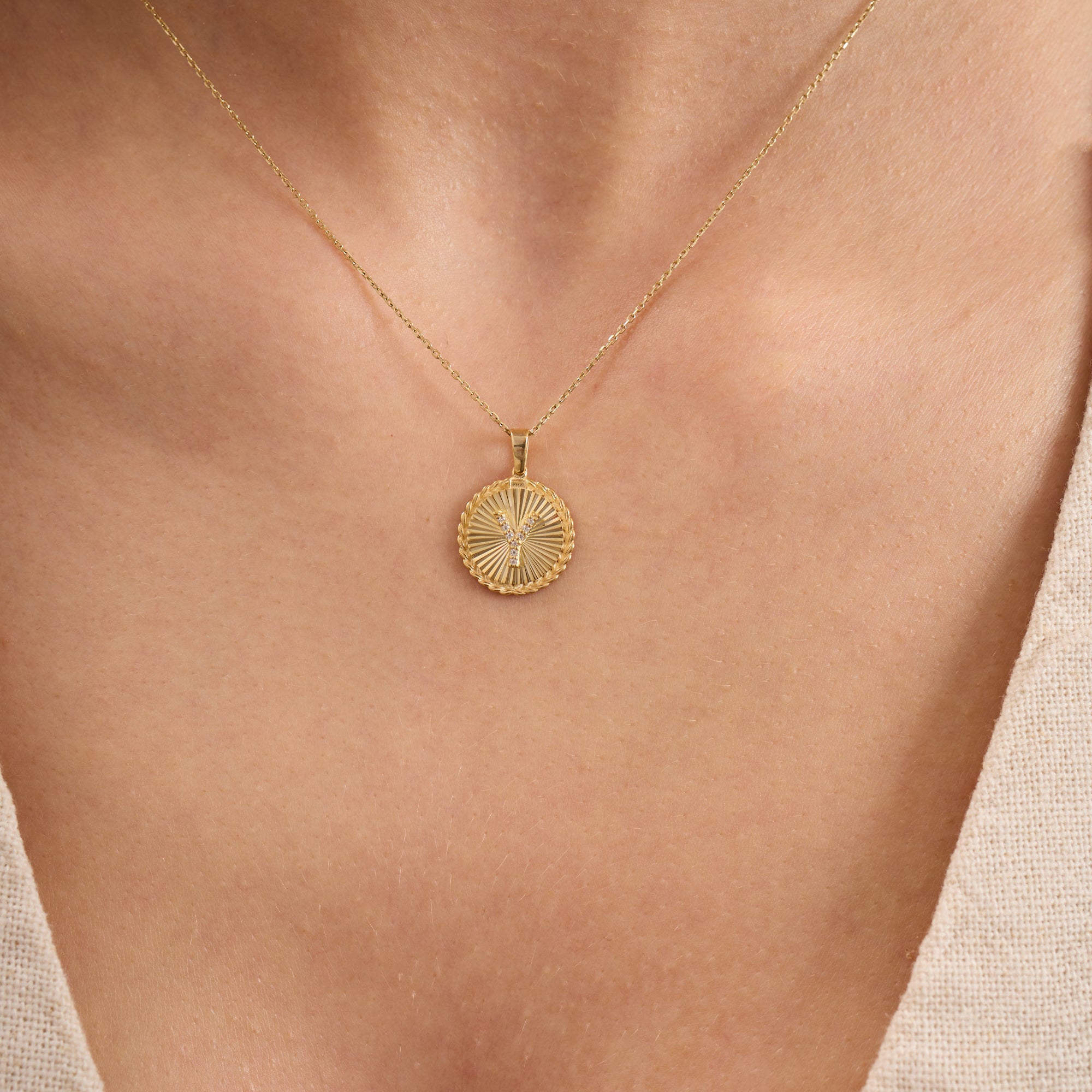 14K Gold Fluted Round Diamond Initial Necklace – Olea