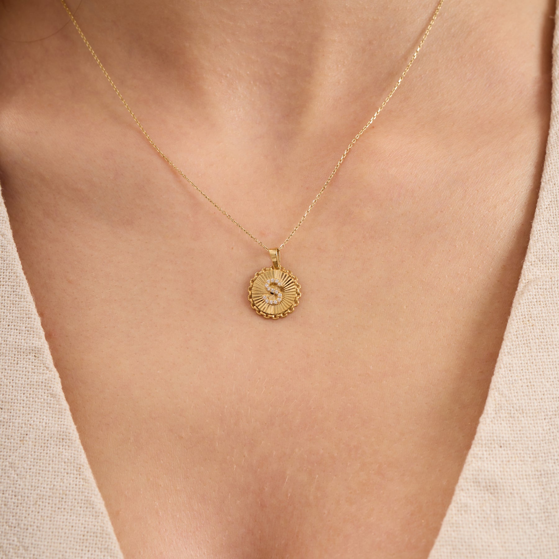 14K Gold Fluted Round Diamond Initial Necklace – Linka