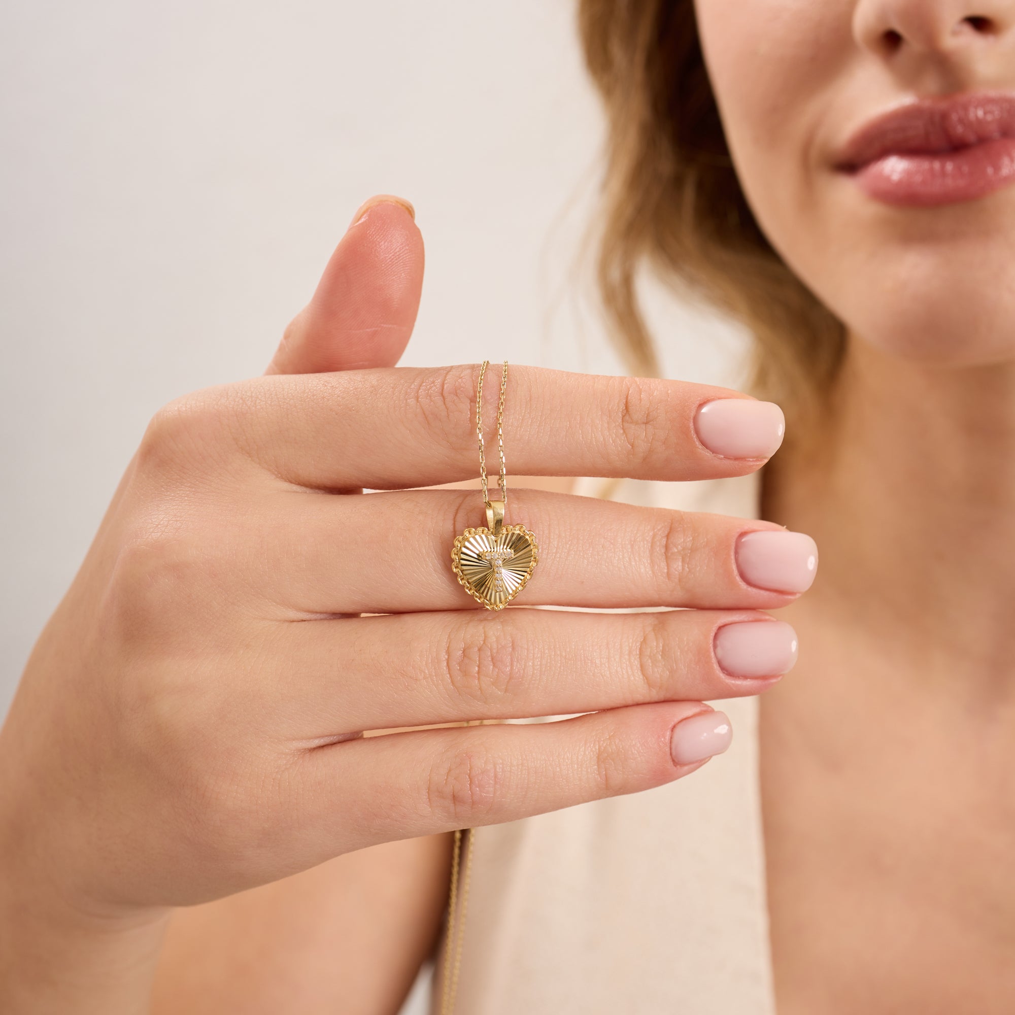 14K Gold Fluted Heart Initial Necklace – Linka