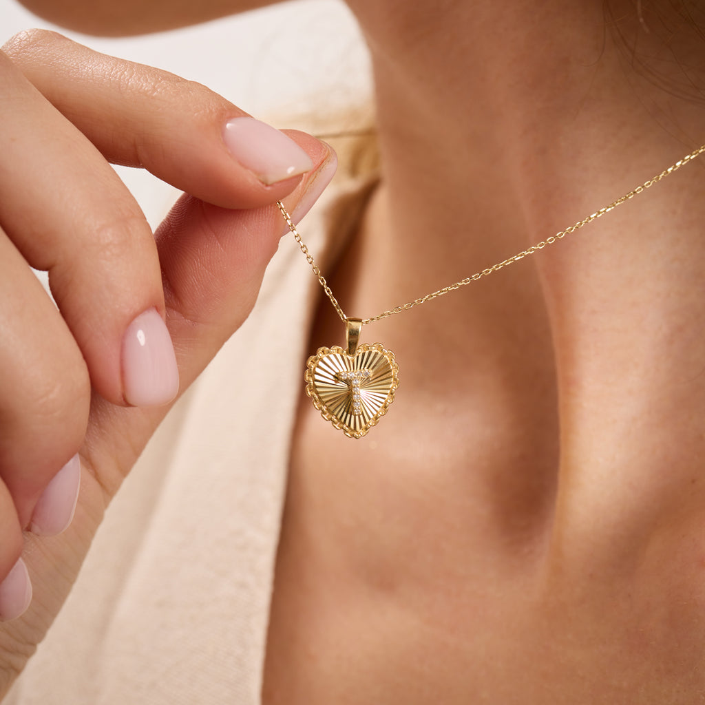 14K Gold Fluted Heart Initial Necklace – Linka