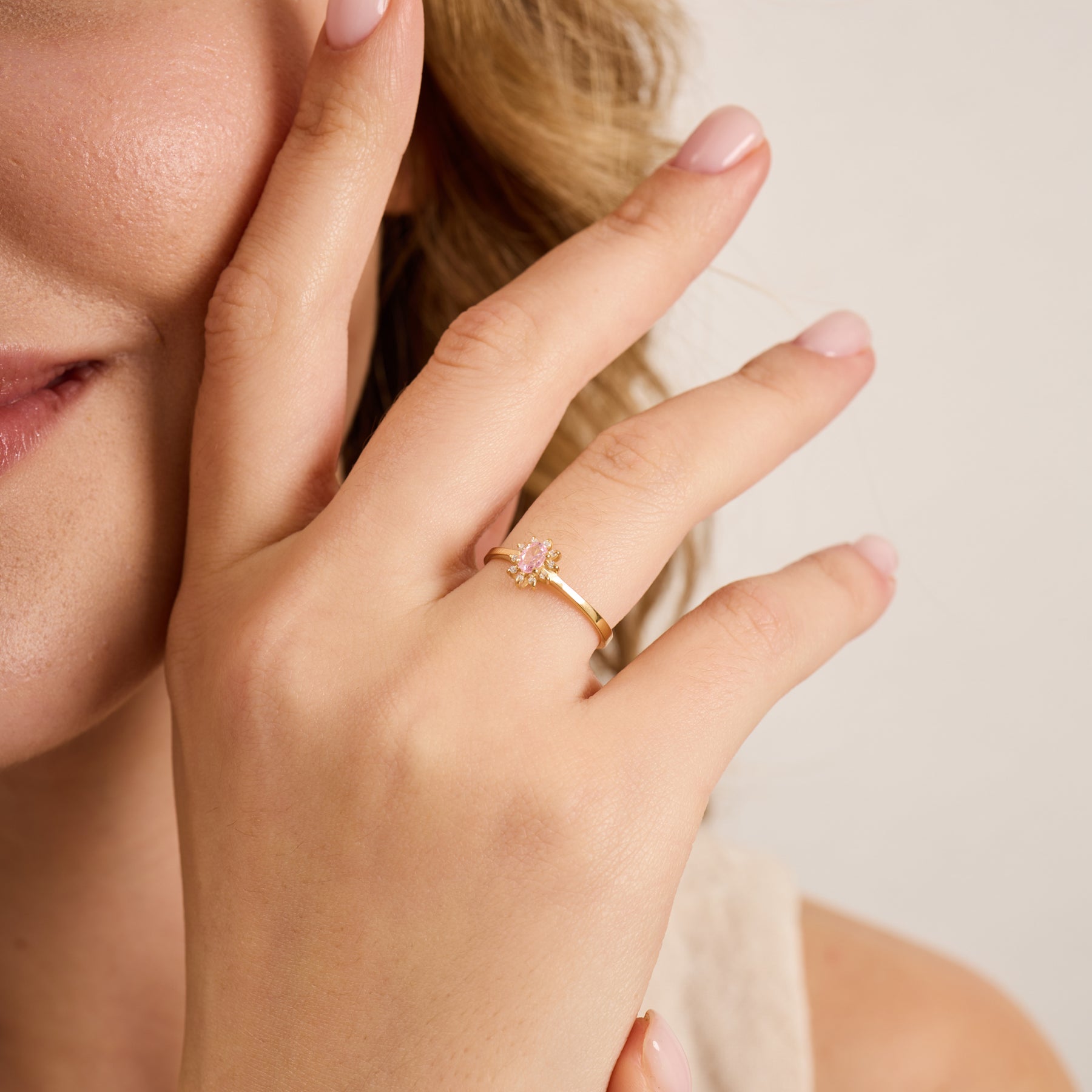 14 Ayar Altın Zümrüt ve Pırlanta Oval Yüzük – Astra 