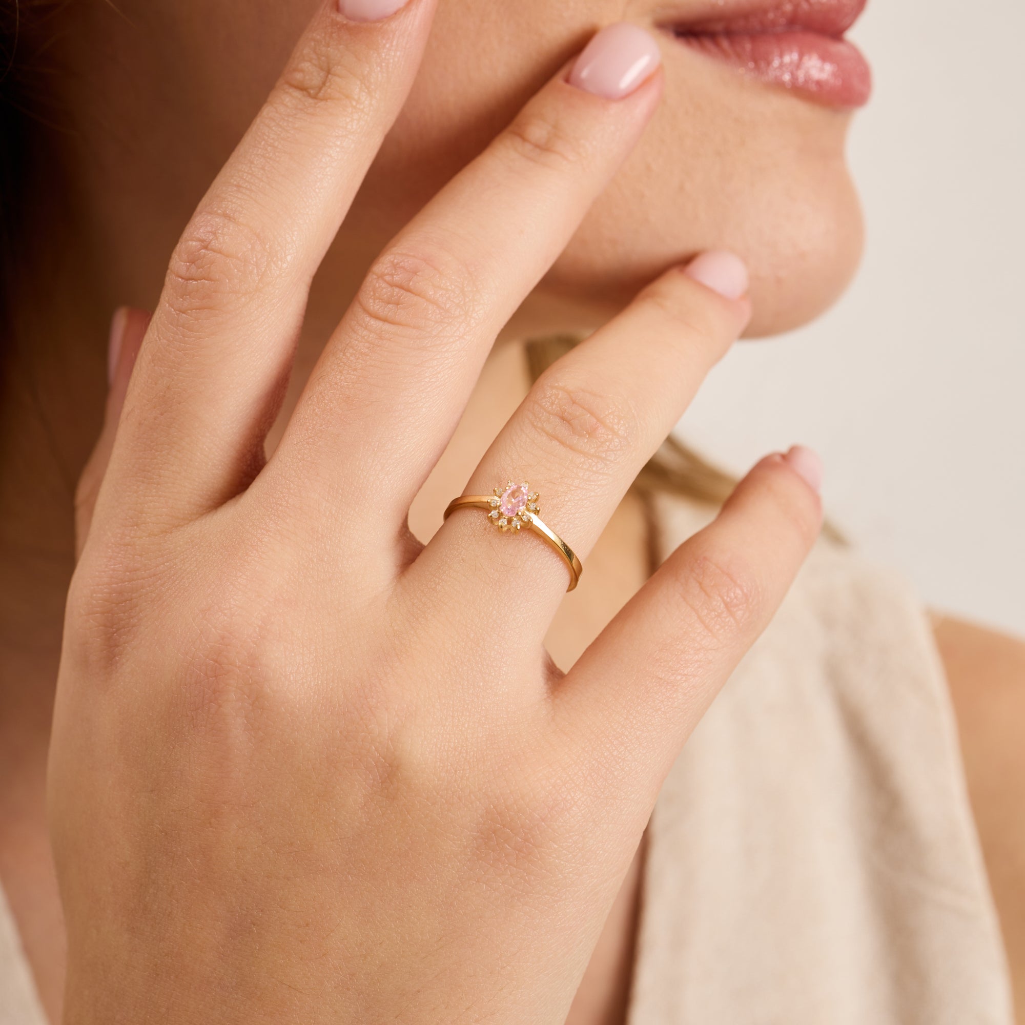 14 Ayar Altın Zümrüt ve Pırlanta Oval Yüzük – Astra 