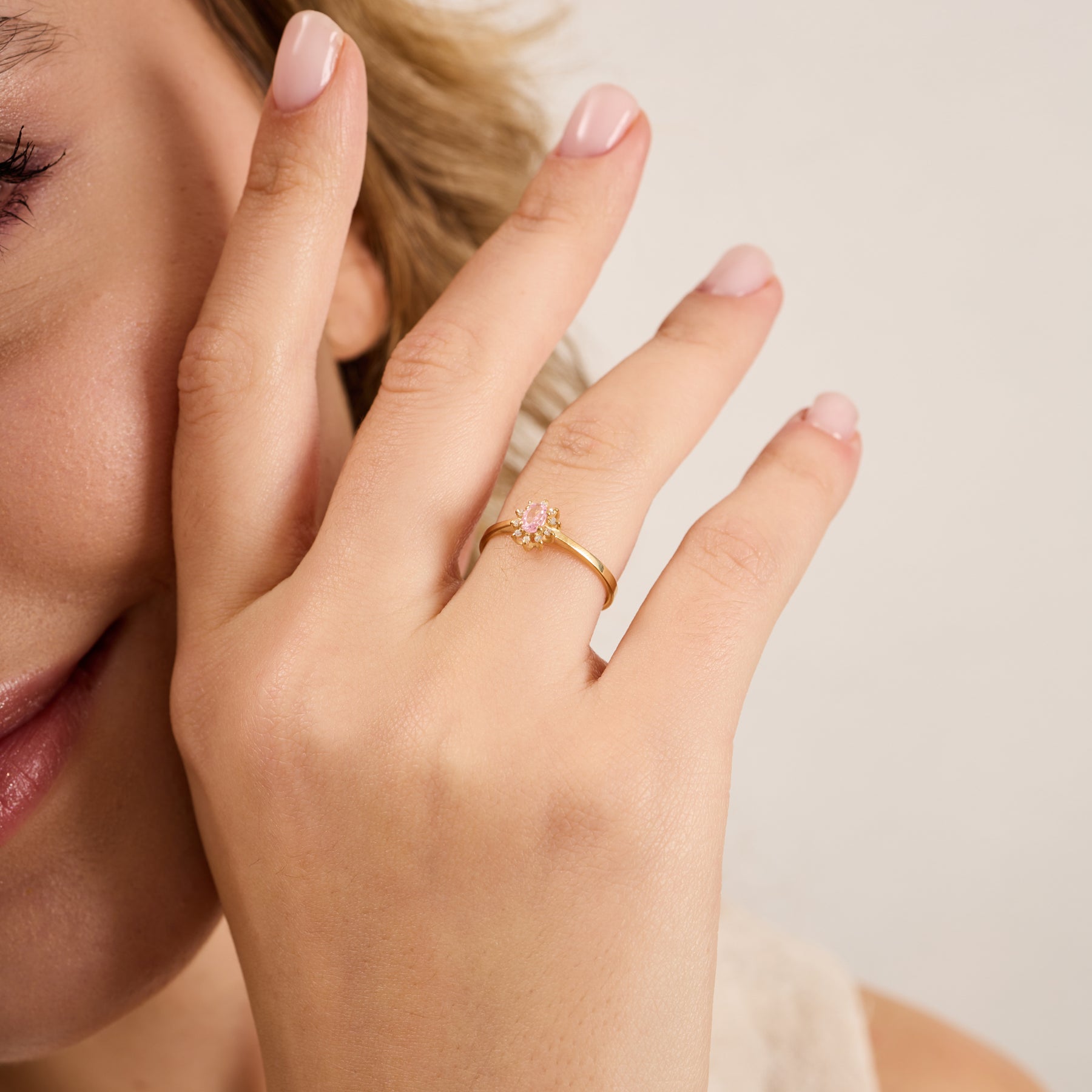 14 Ayar Altın Zümrüt ve Pırlanta Oval Yüzük – Astra 